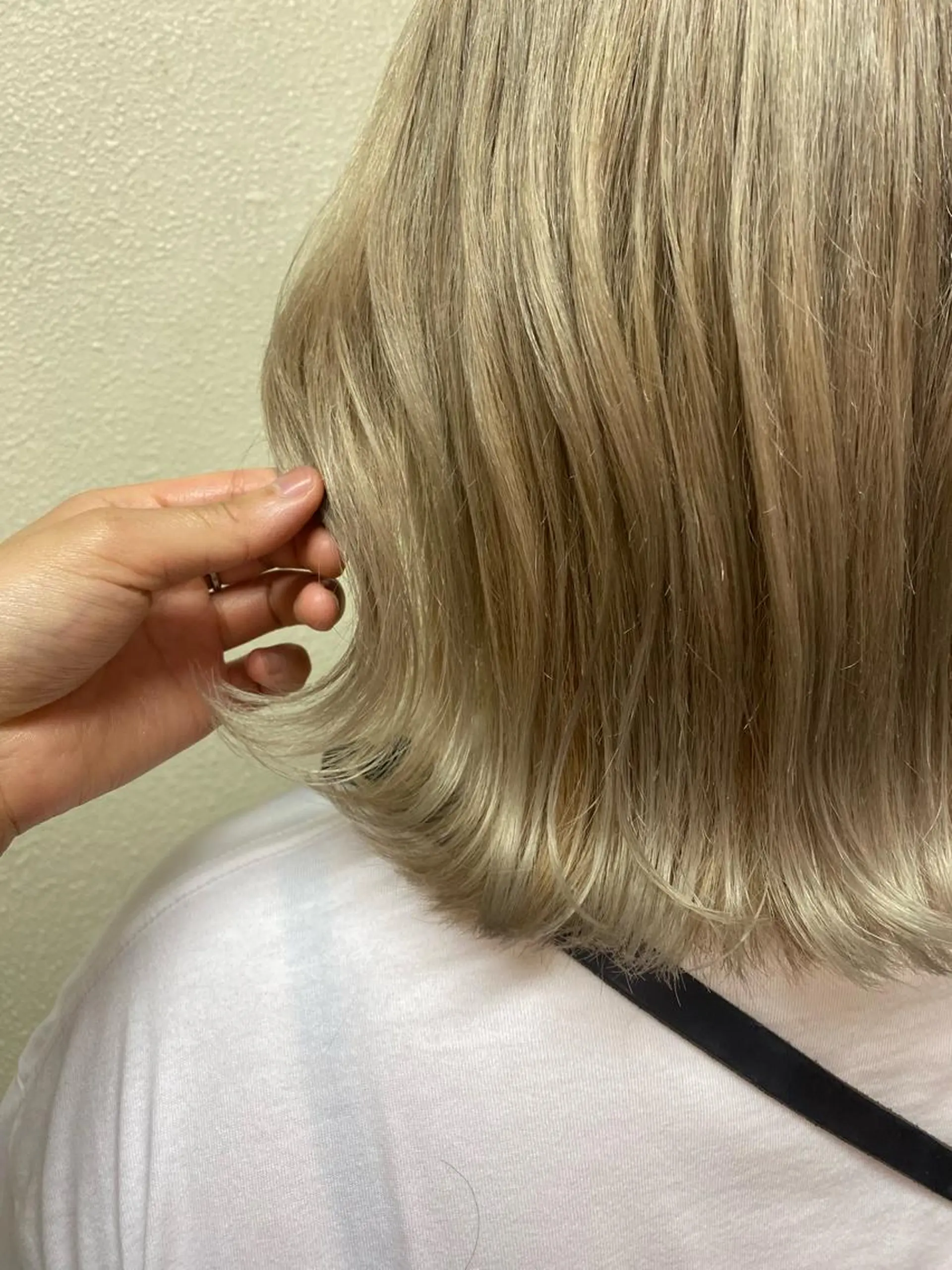ミディアム カラー ikeda shioriのヘアスタイル