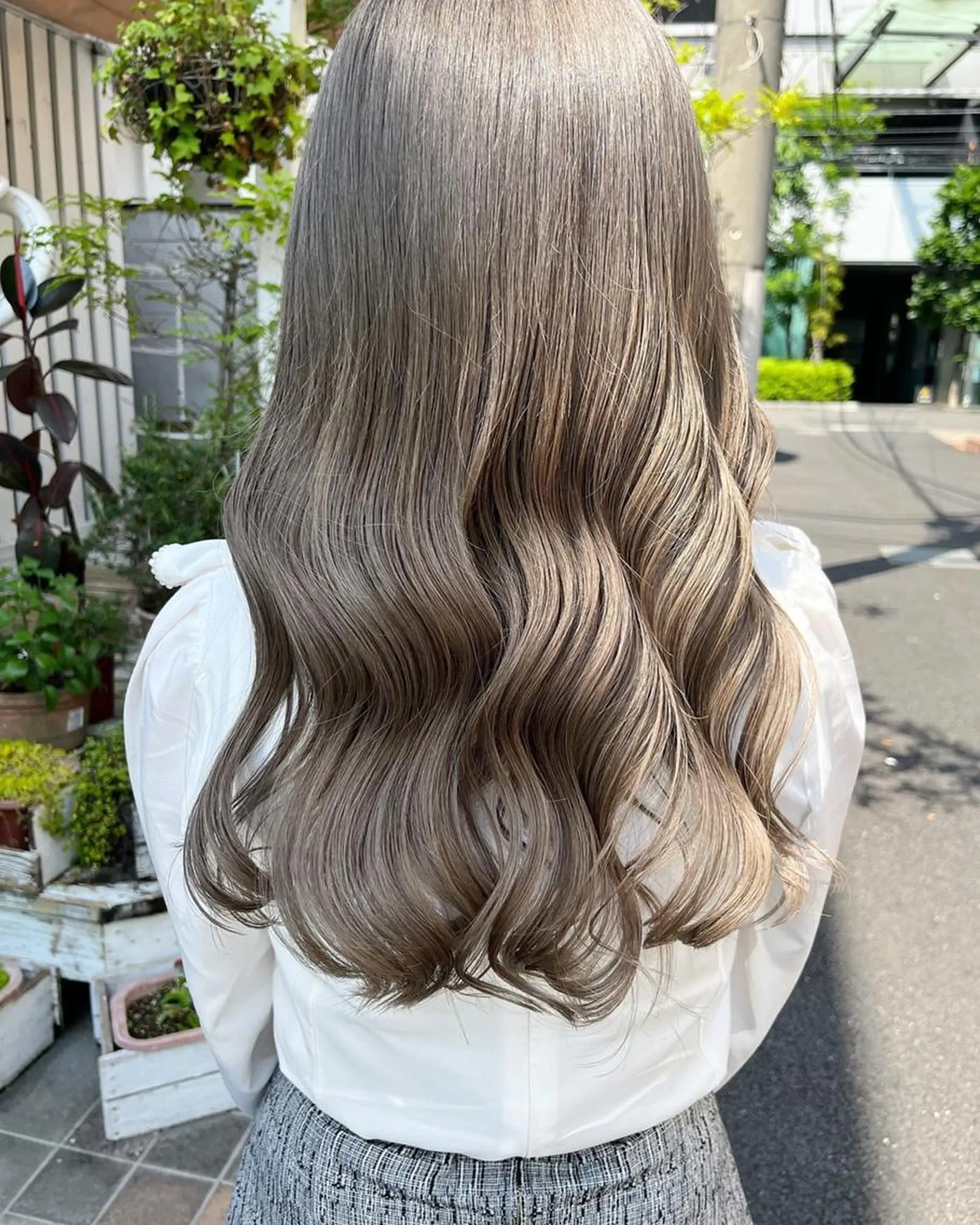 ミディアム カラー ヘアアレンジ アッシュ ベージュカラー 透明感カラー グラデーションカラー グレージュ 韓国/髪質改善💘 櫻井かれんのヘアスタイル
