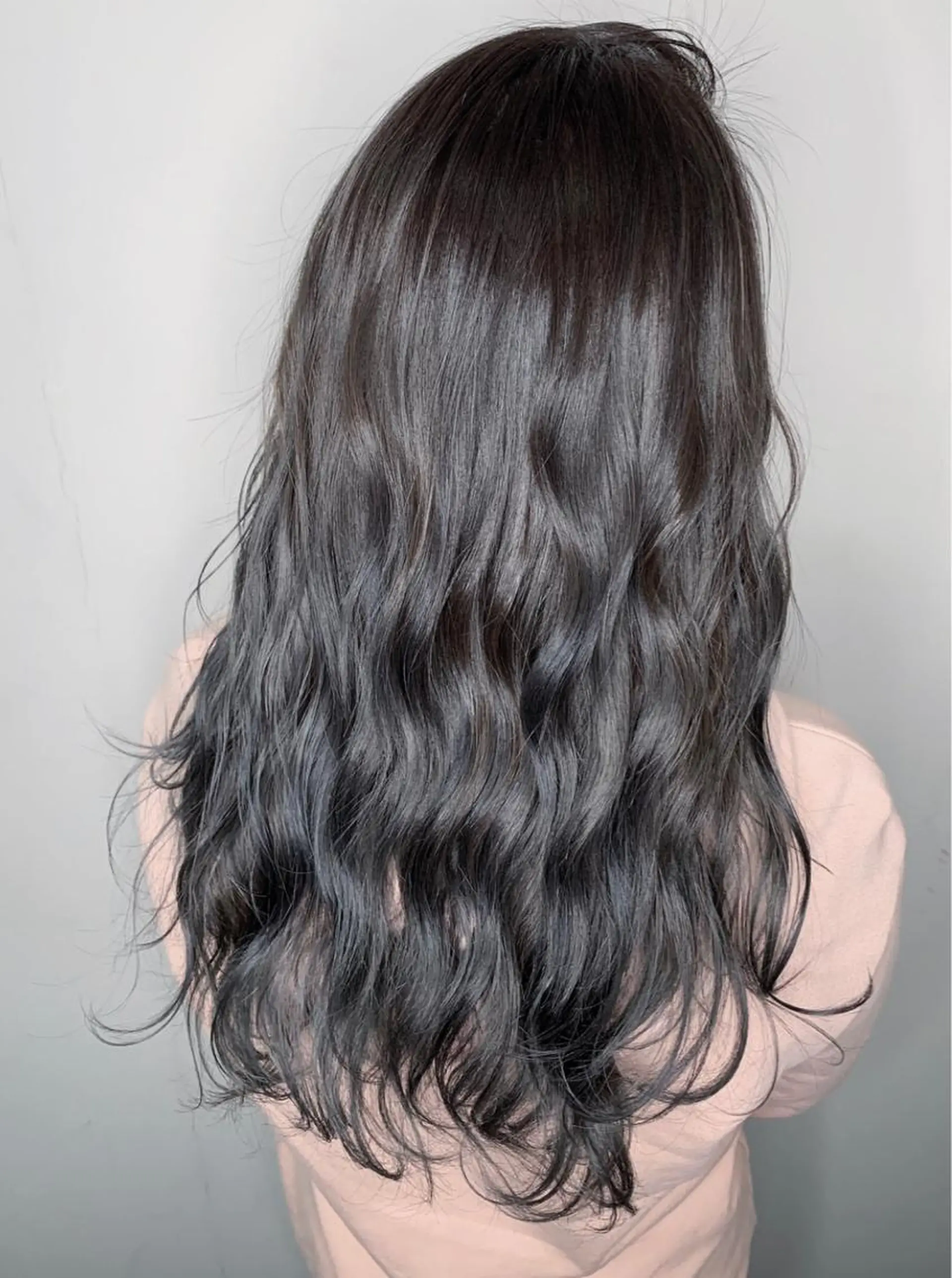 カラー エミュスト心斎橋所属・🎨カラー&髪質改善 職人　松葉優希のヘアスタイル