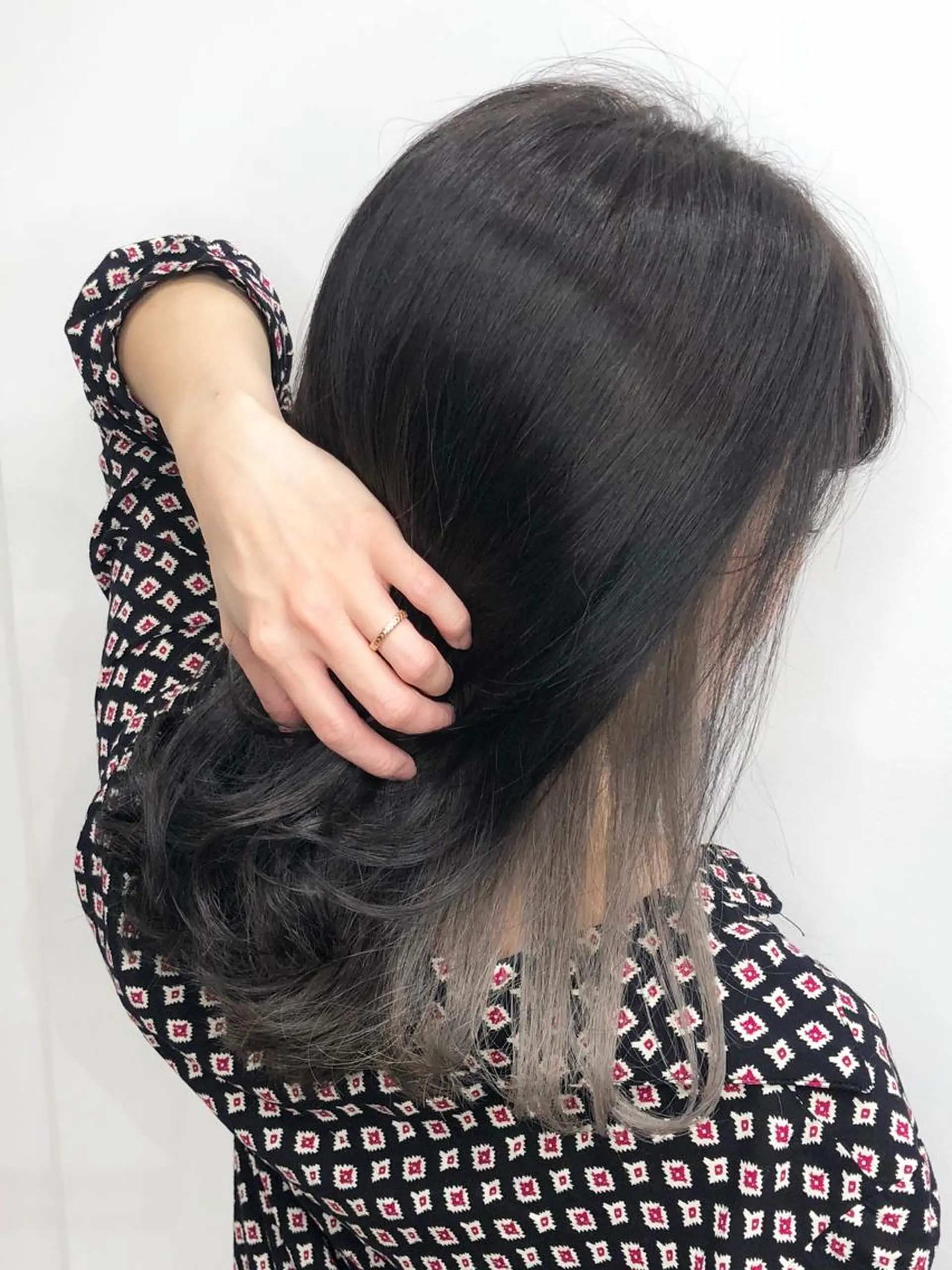 ミディアム カラー  渡部 妃月のヘアスタイル