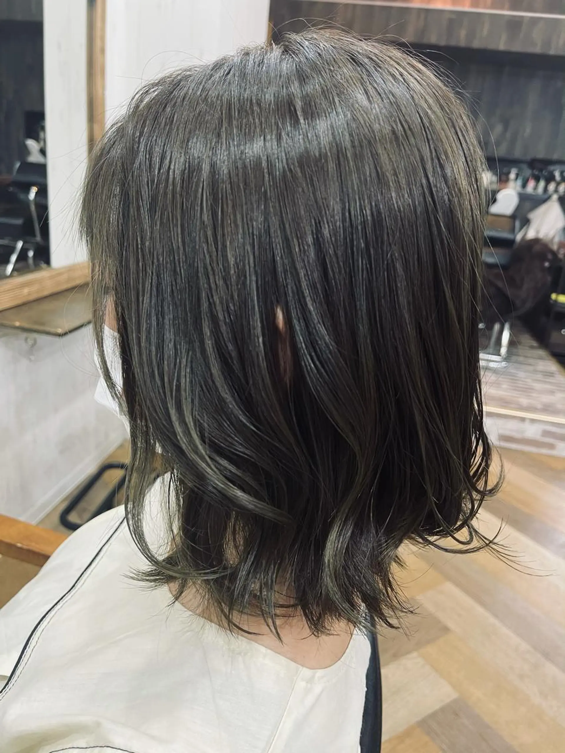 ミディアム カラー 透明感カラー グレージュ オリーブグレージュ オリーブグレー 穐山 翔のヘアスタイル