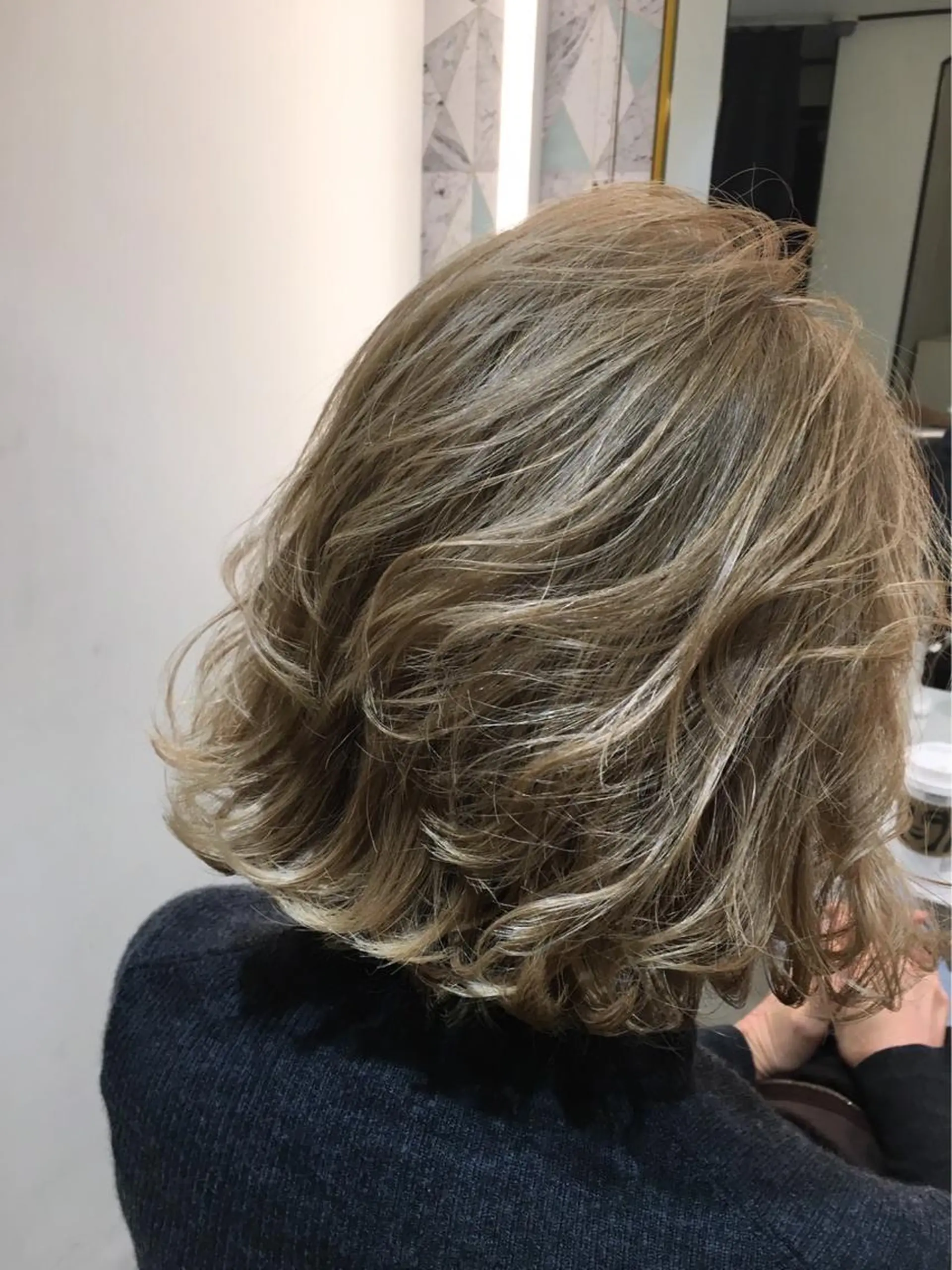 カラー 李 文のヘアスタイル