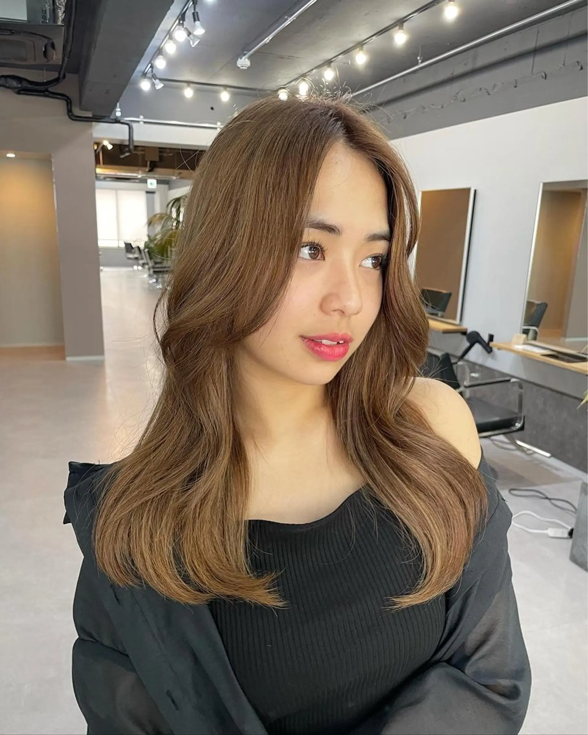 ロング カラー ヘアカラー ミルクティーベージュ ❤︎レイヤー　MIAのヘアスタイル