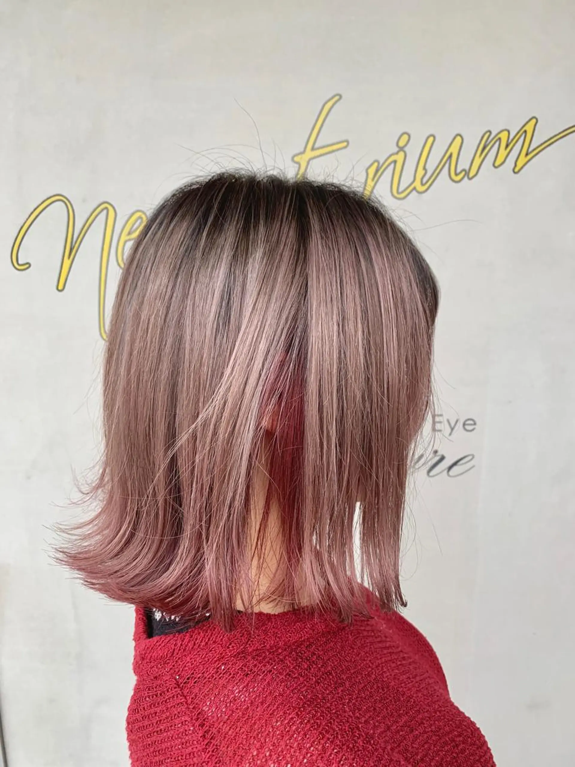 ミディアム ROBBY HIMERIのヘアスタイル