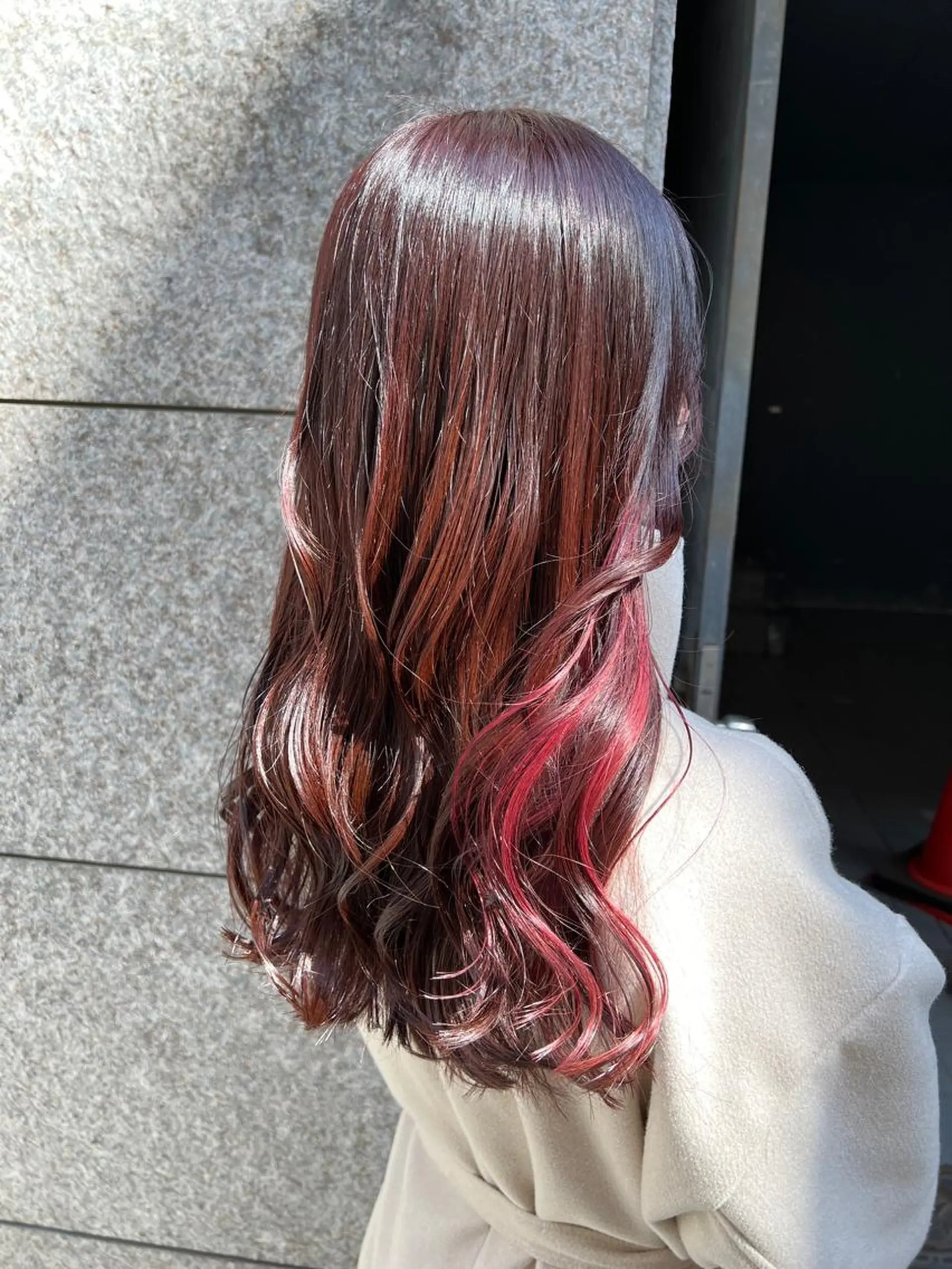 ロング カラー ピンクカラー カット ヘアカラー ノイシキ サキのヘアスタイル