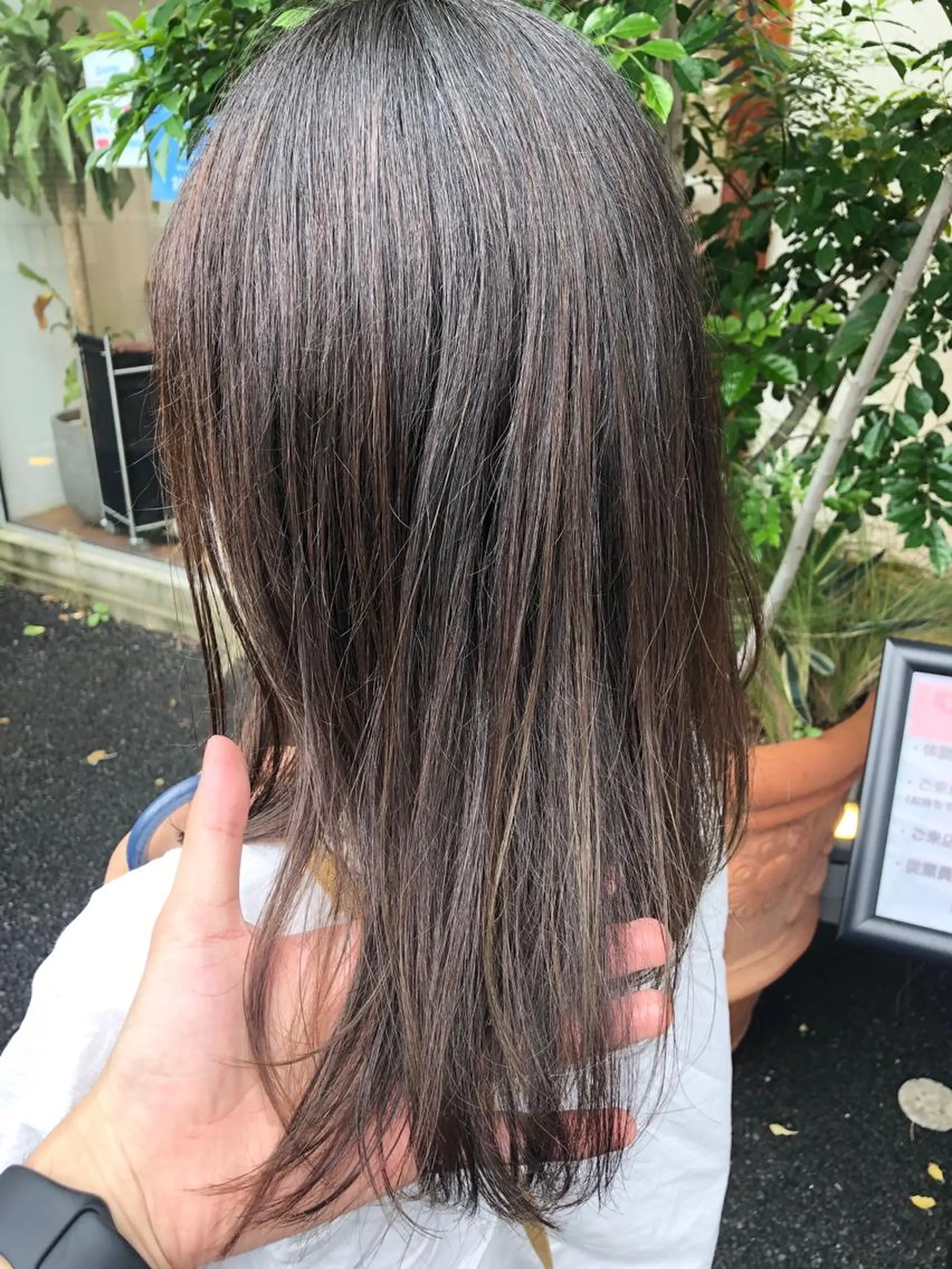 セミロング 細沼 葵のヘアスタイル