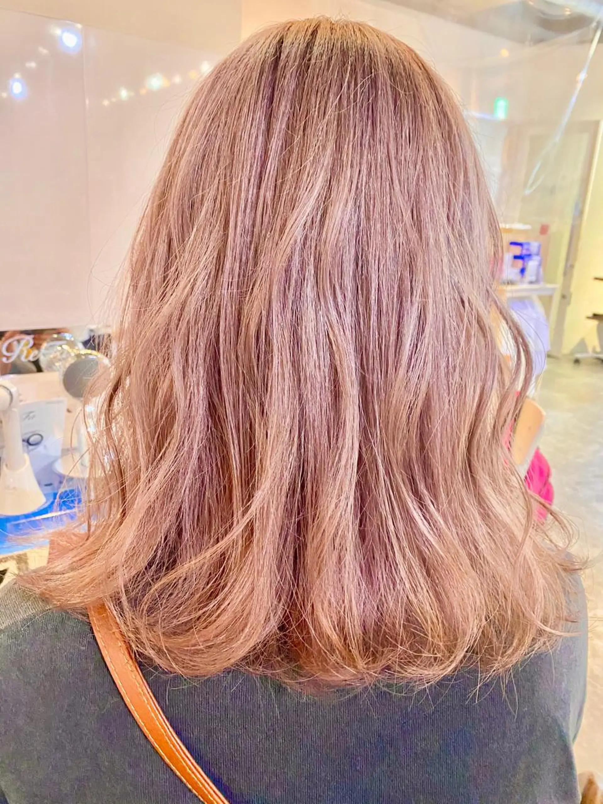 カラー ヘアカラー 仲丸 茜のヘアスタイル