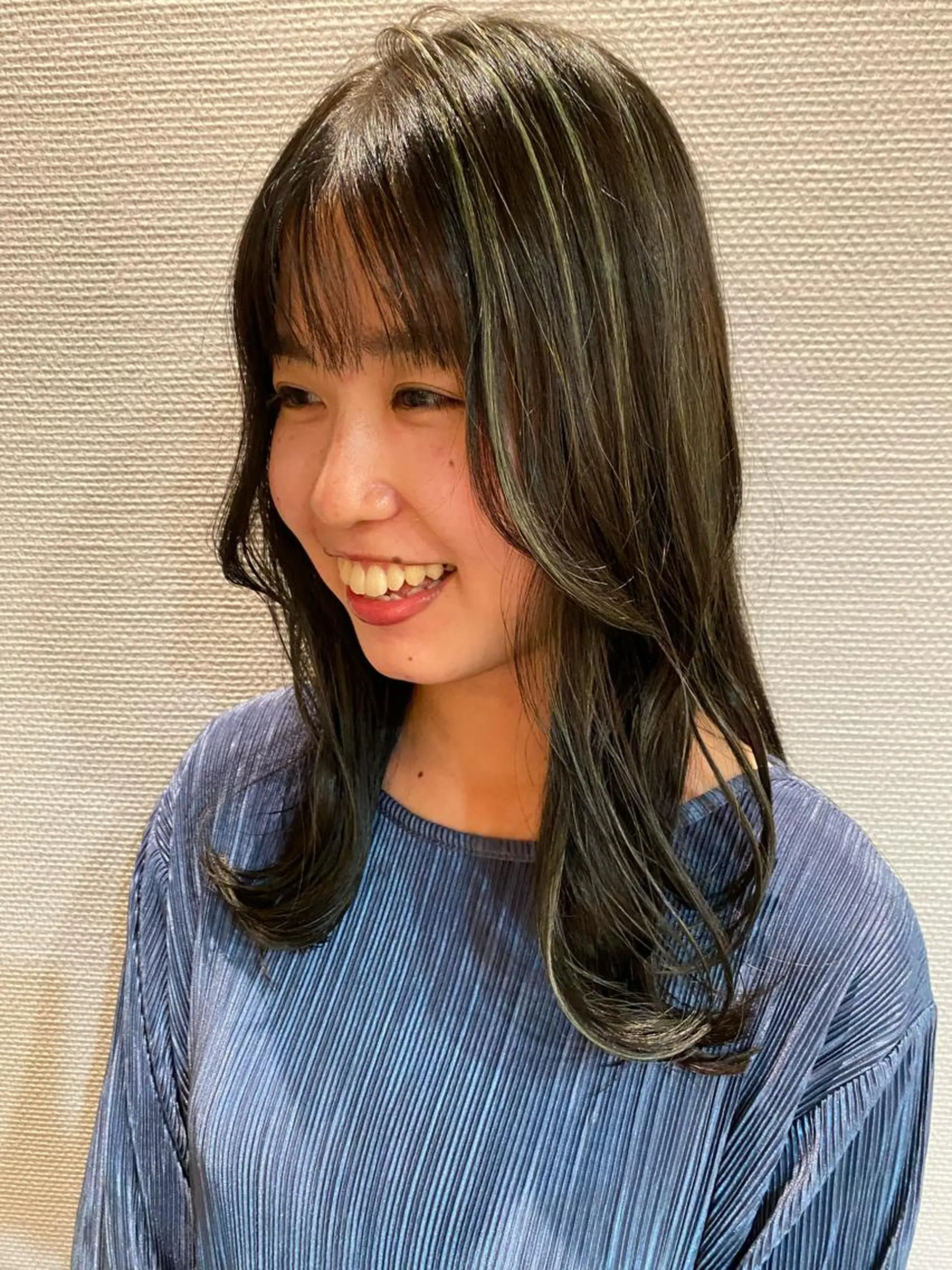 ロング カラー カット 縮毛矯正 塩澤 榛奈のヘアスタイル