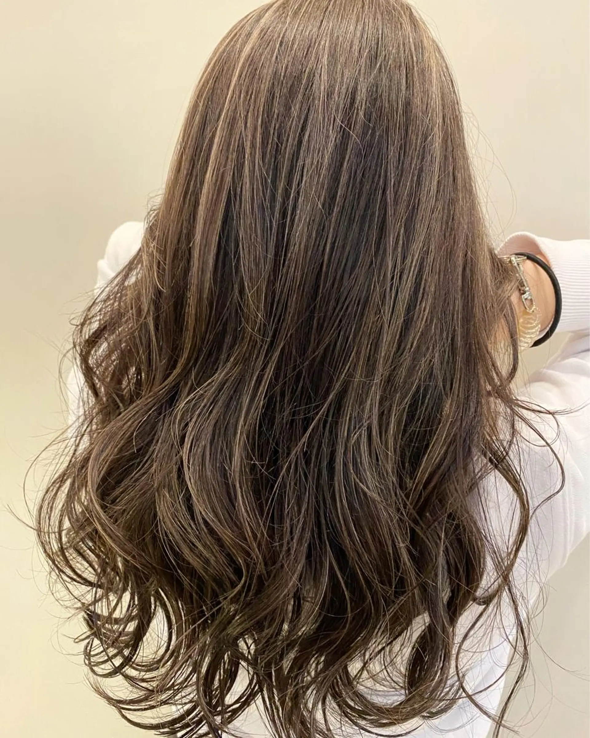 ロング ハイライト ヘアカラー トリートメント ジェニファー ✂︎TOMOKI✂︎のヘアスタイル