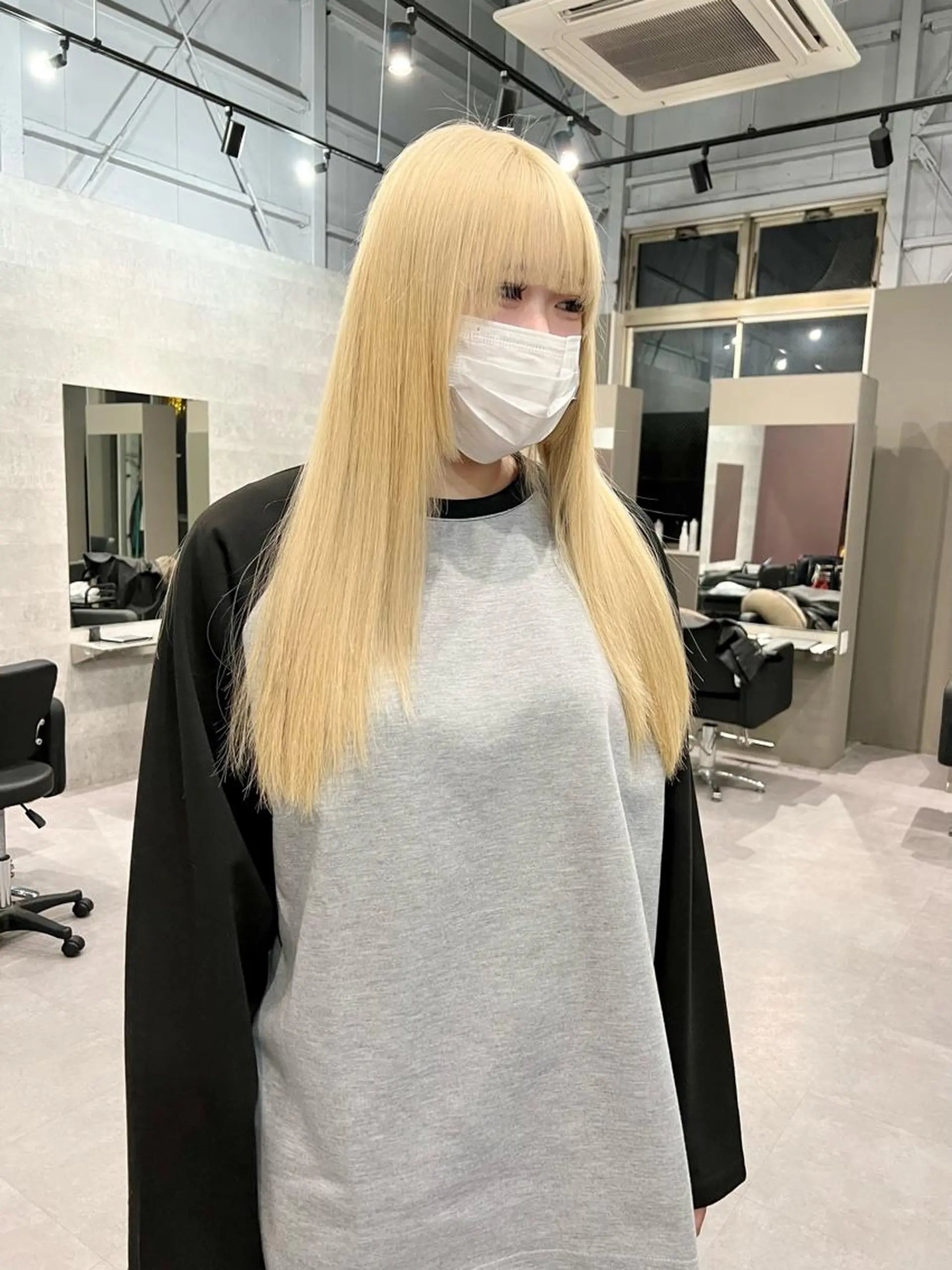 ロング カラー バレイヤージュ ブリーチ 抜きっぱなしブロンド ブロンド ケアブリーチ Via officialのヘアスタイル