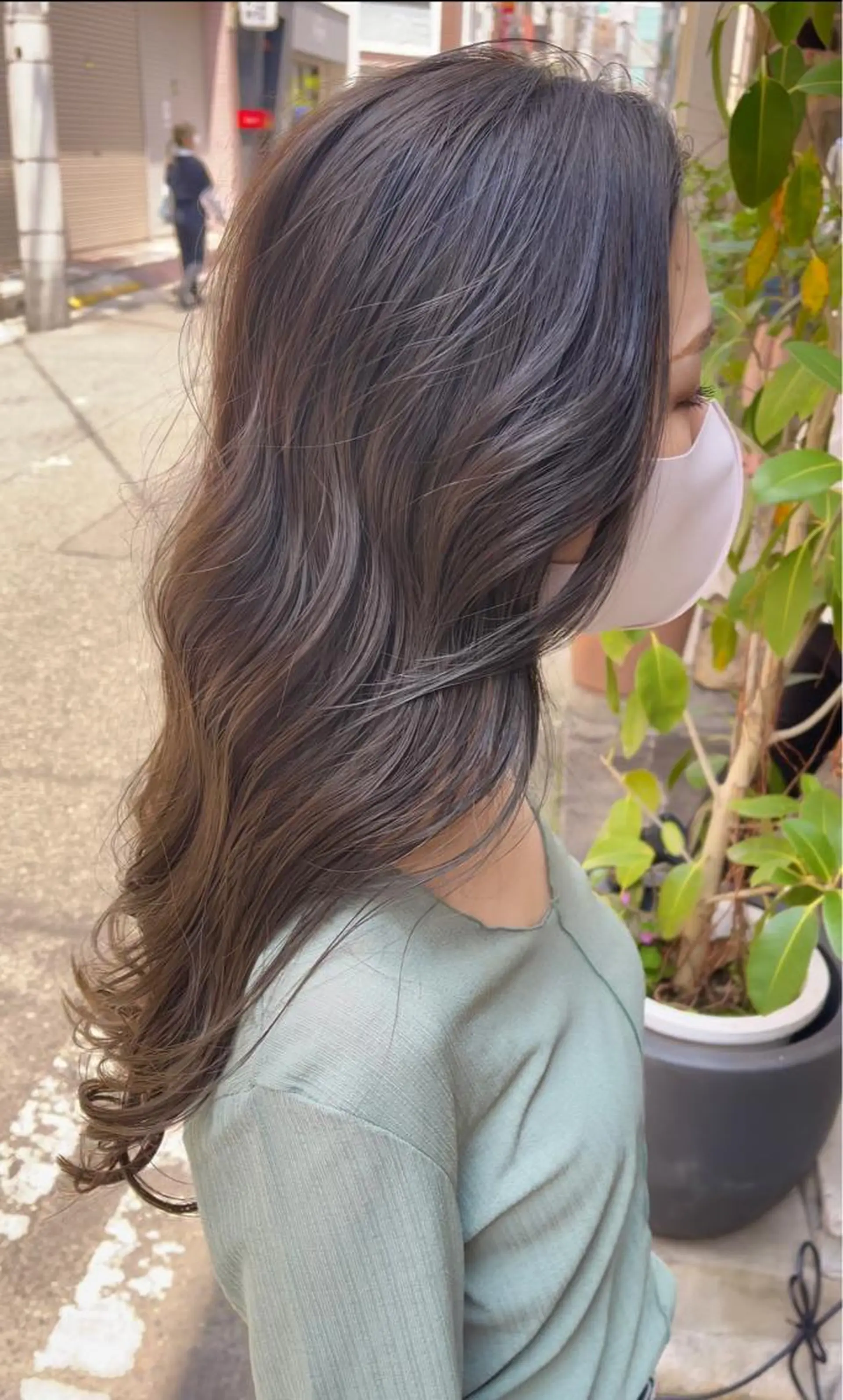 ロング カラー アッシュ ブリーチ 透明感カラー 泉 堅也のヘアスタイル