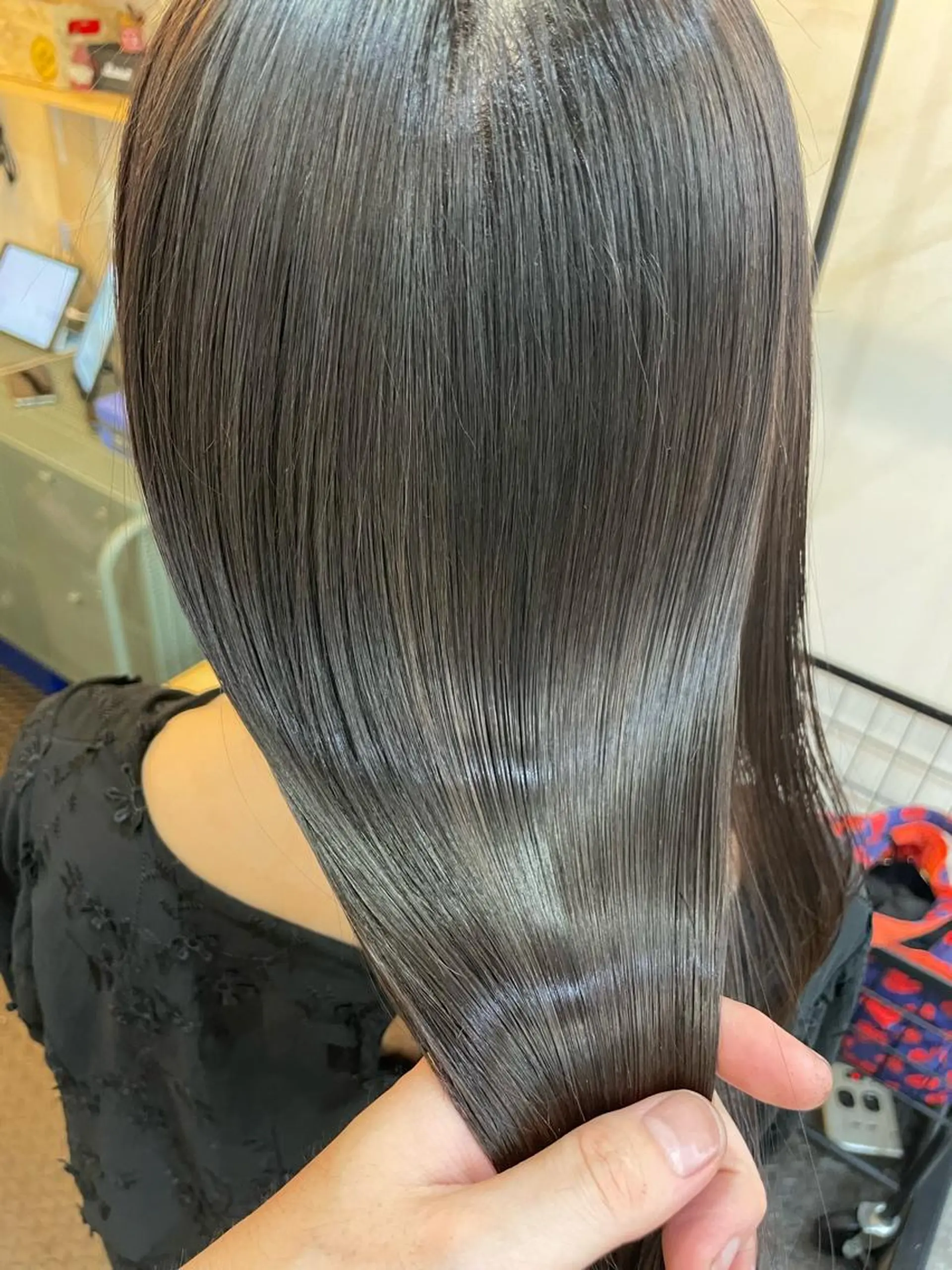 ロング カラー 髪質改善 トリートメント トリートメント SUN GLOW  サングロウ所属・ナカノメ トシアキのヘアスタイル