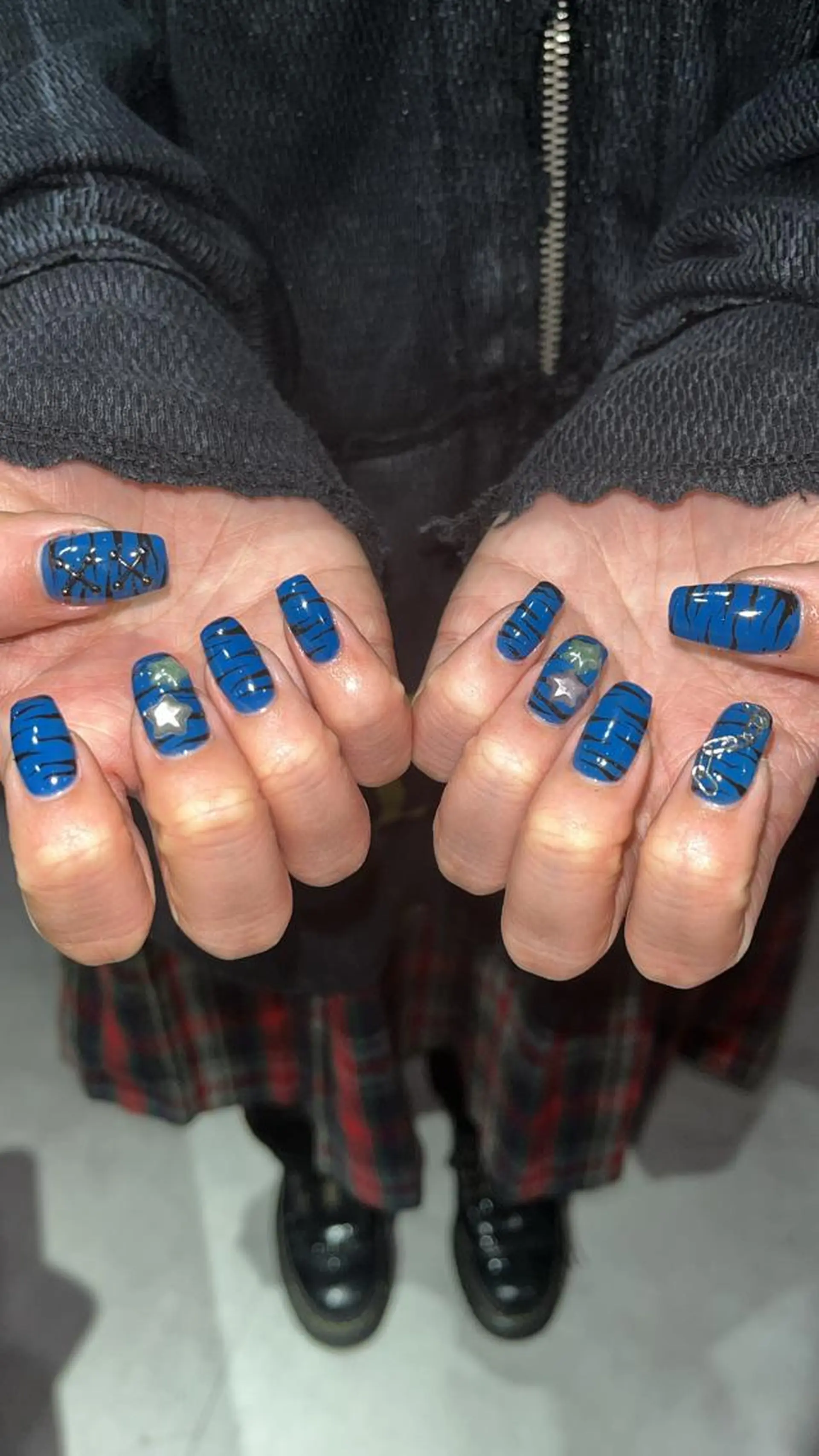 ネイル 🪐富島彩夏 /海外nail🪐のネイルデザイン