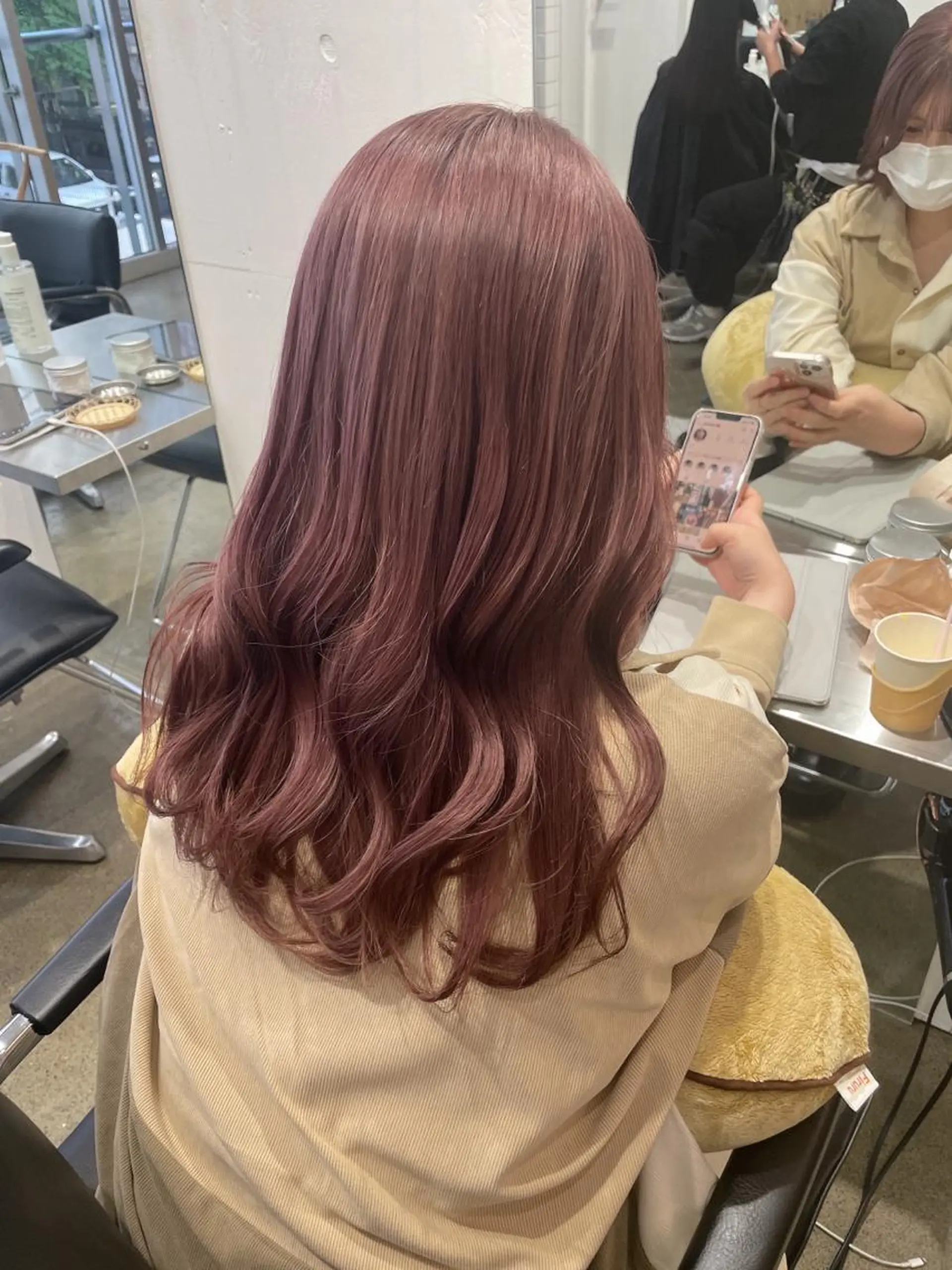 セミロング カラー ブリーチ カシス イルミナカラー ピンクカラー ヘアカラー 🪞♡韓国風スタイル MISATO🪞♡のヘアスタイル