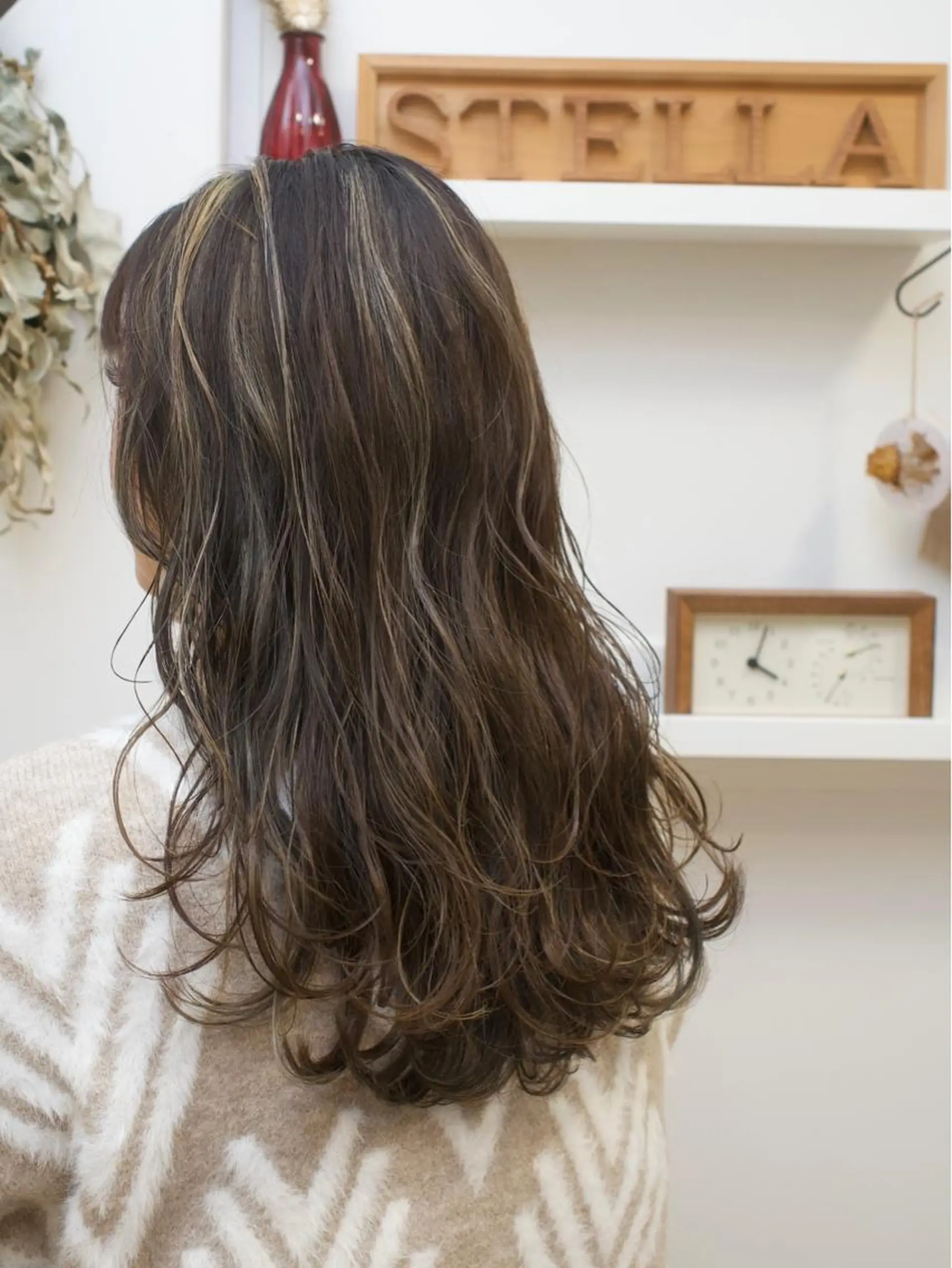 セミロング カラー ハイライトカラー ハイライト トリートメント ヘアカラー トリートメント SALOWIN 神戸三宮店所属・【三宮/ブリーチ なしカラー】高田祐也のヘアスタイル