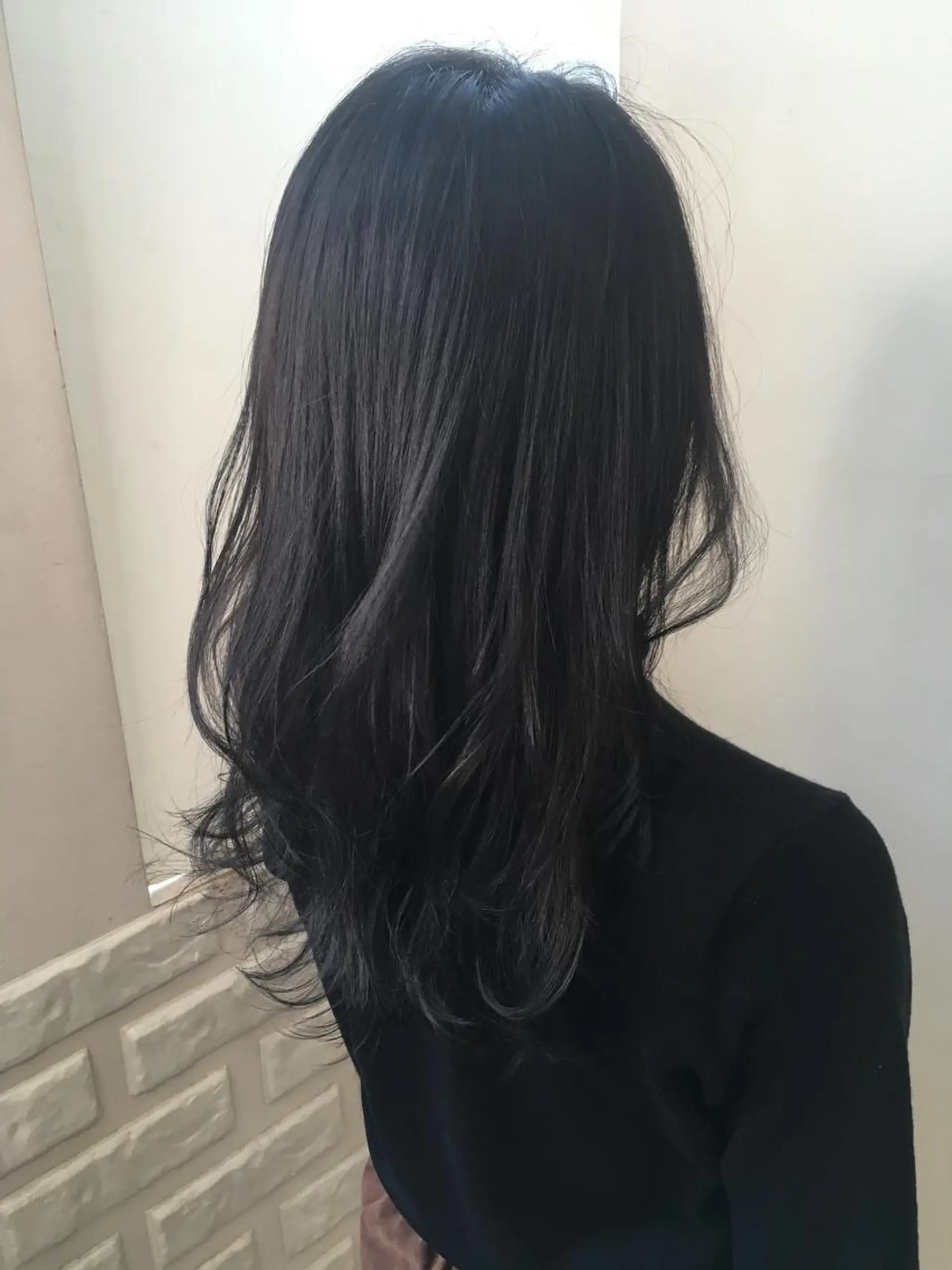 ロング カラー 黒髪 ブルーカラー ブルーブラック 農添 杏のヘアスタイル