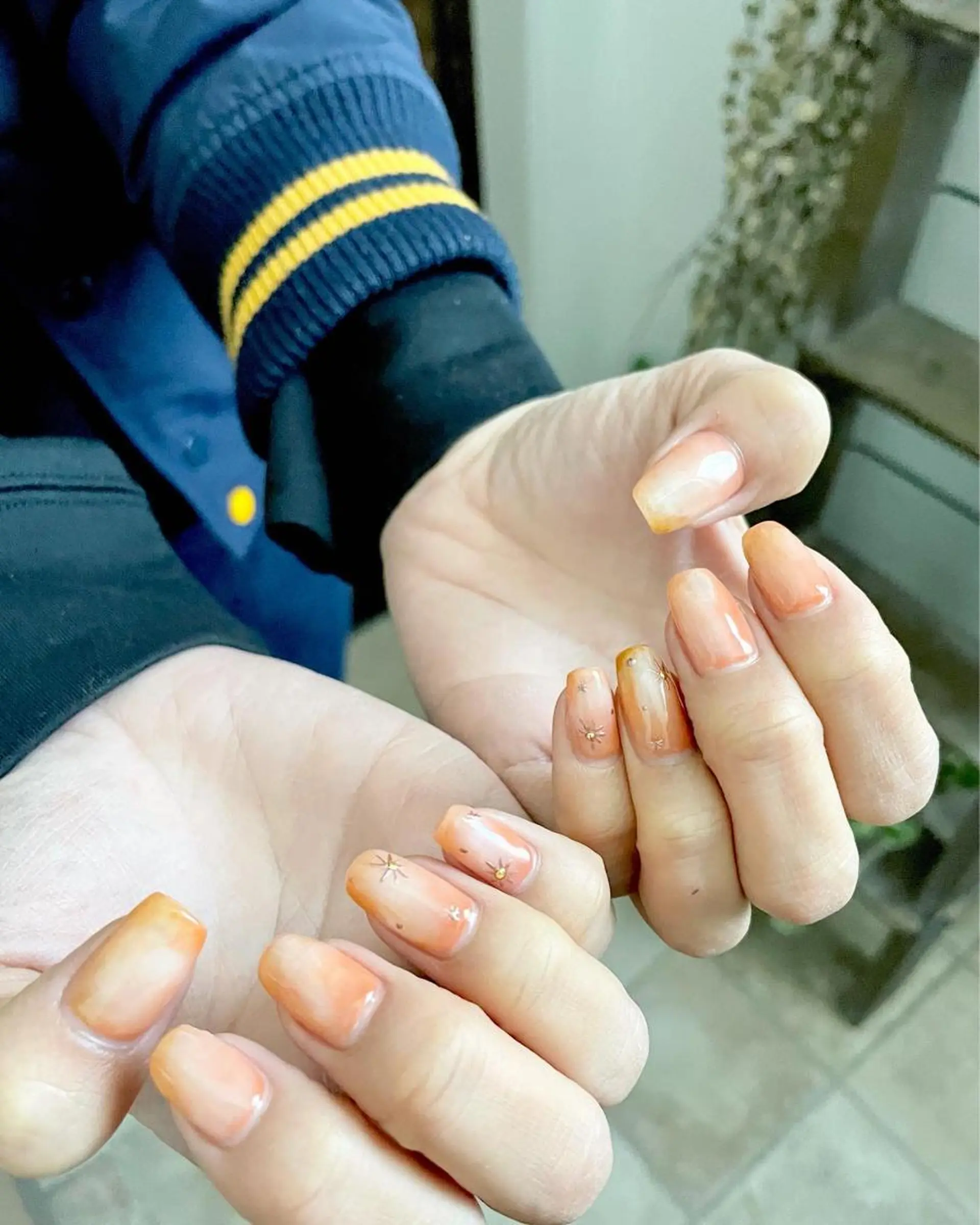 ネイル フットネイル ジェルネイル ゴールド キラキラネイル 韓国ネイル 甲斐市自宅サロン 🧸prunelleのネイルデザイン