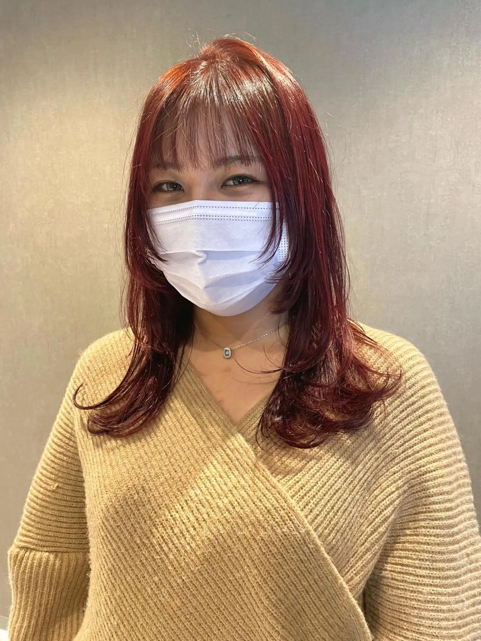 セミロング カラー ブリーチ ブリーチなしカラー レッドカラー レイヤーカット メンズパーマモデル 募集　サトチハルのヘアスタイル