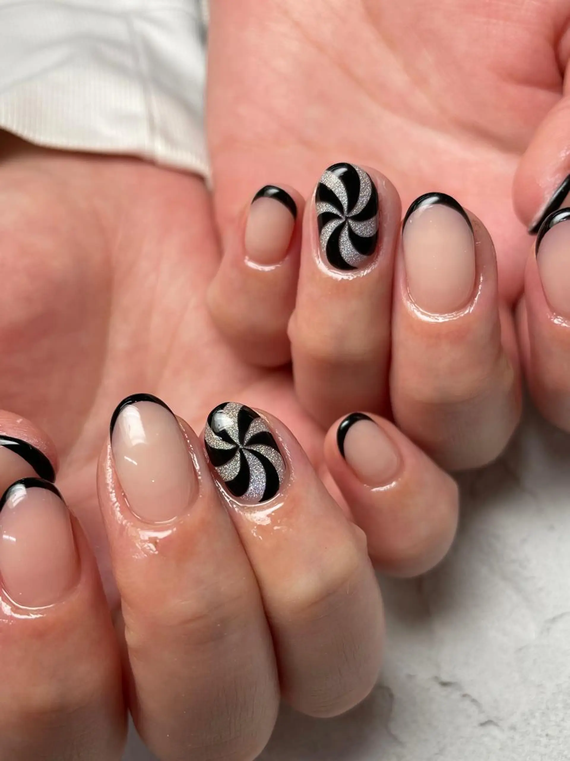 ネイル フレンチネイル 韓国ネイル マグネットネイル シンプルネイル 夏ネイル Nail salon Euphoria所属・Nail salon Euphoriaのネイルデザイン