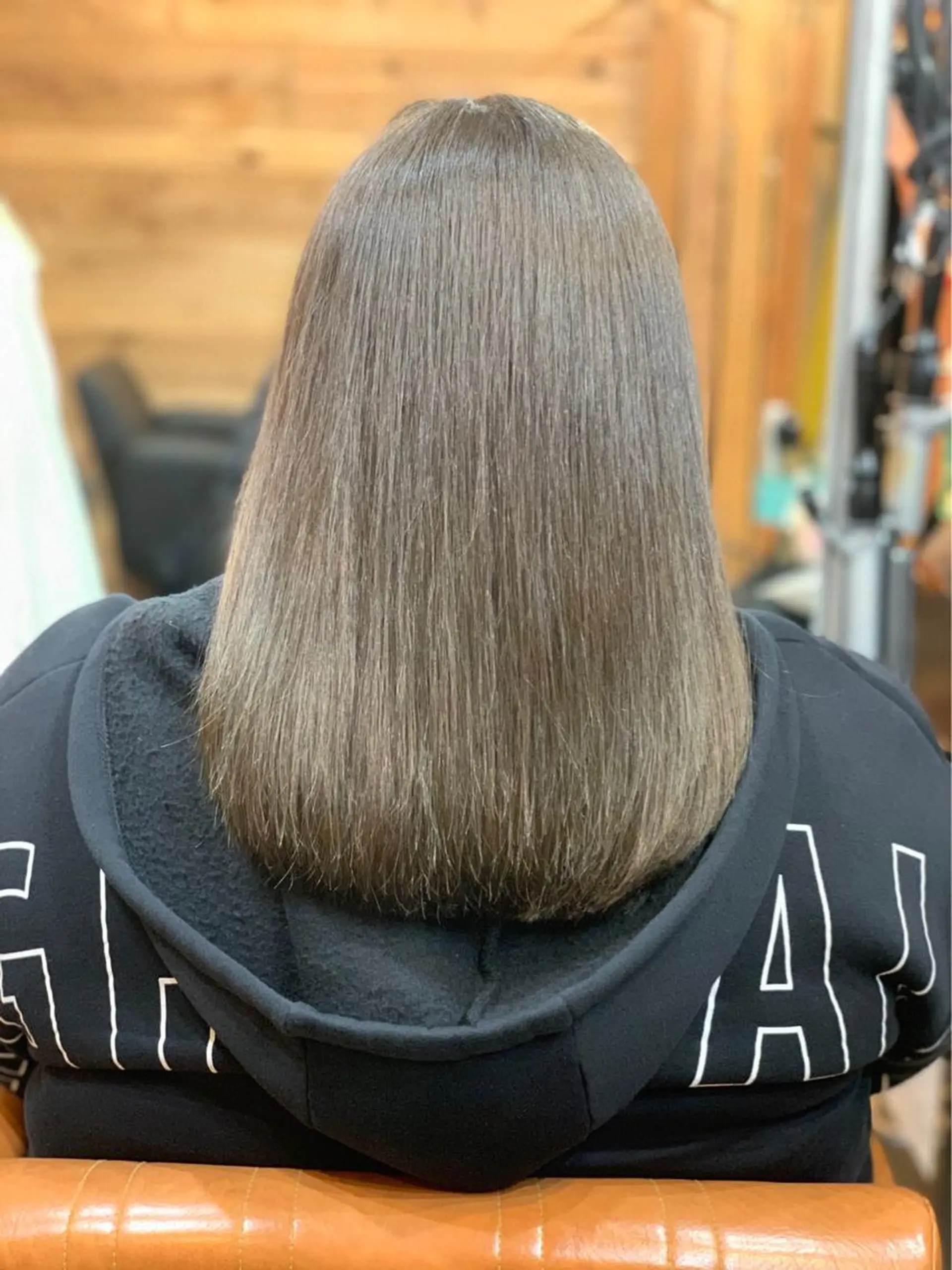ミディアム カラー ブリーチ グレージュ koahair design所属・ヨッ シーのヘアスタイル