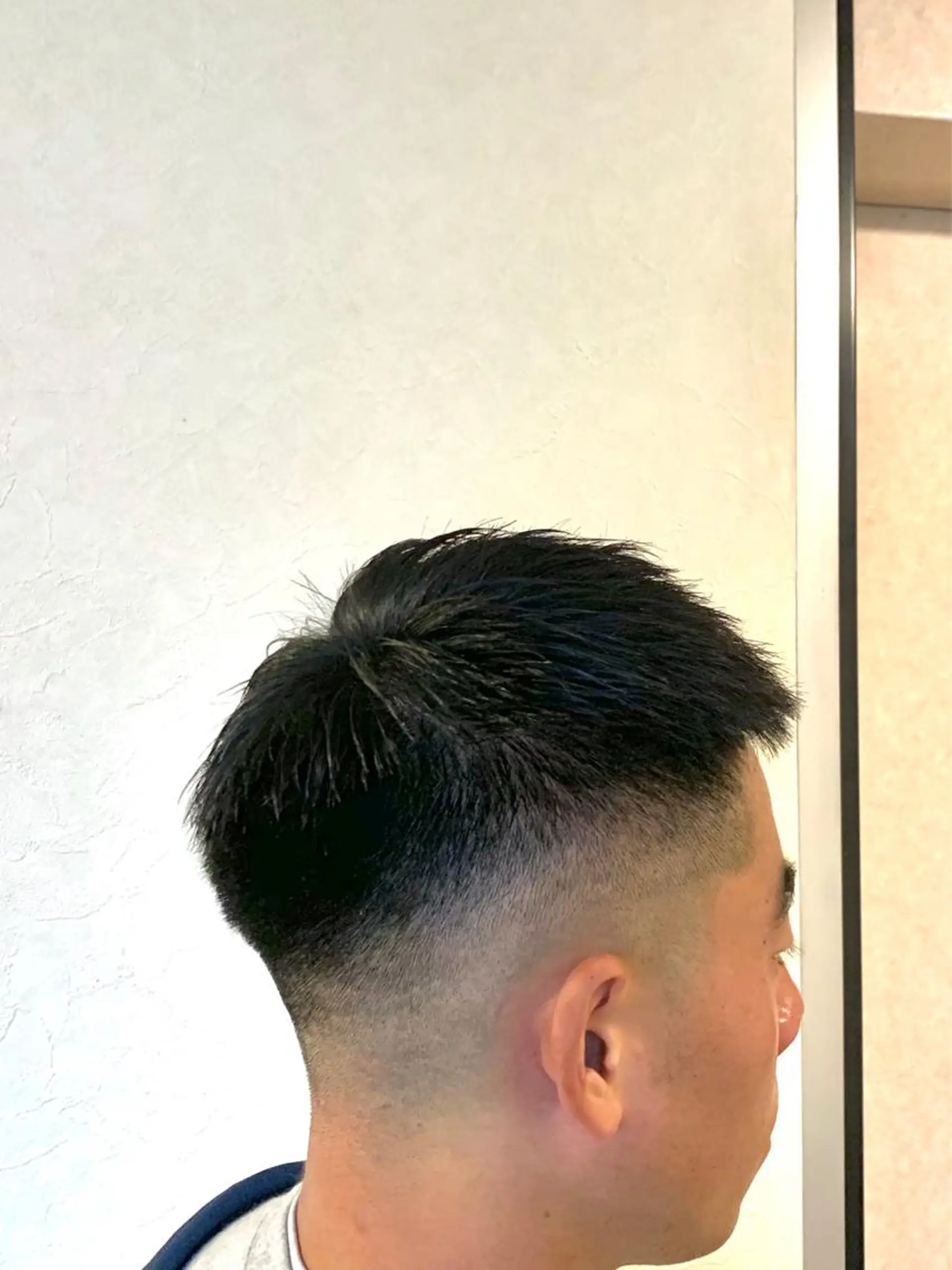 メンズ フェードカット LUCIA所属・透明感カラー/ブリー チ無し/瀧田恭平のヘアスタイル