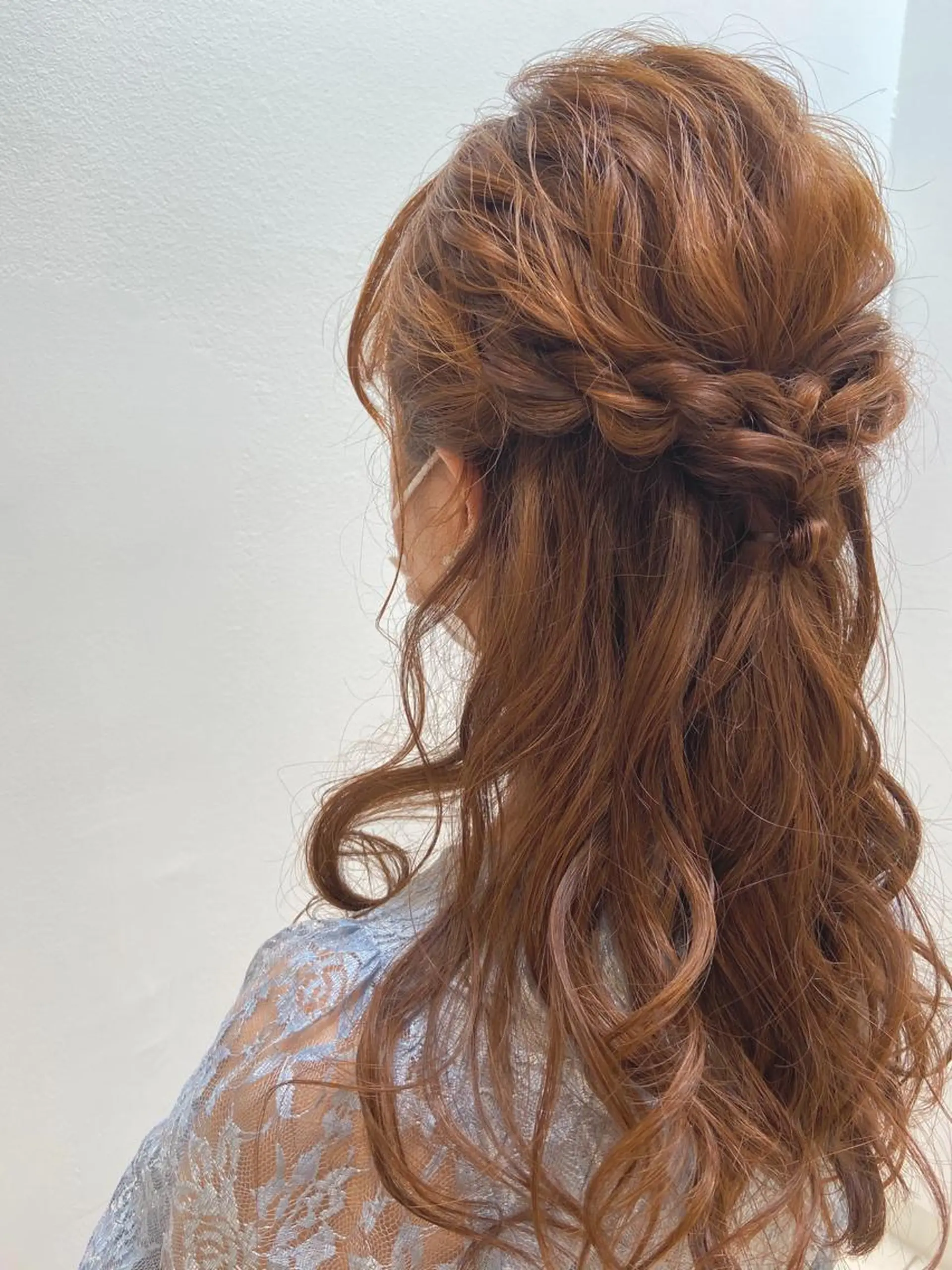 ロング ヘアアレンジ loca by tree所属・うる艶暖色カラー HARUNAのヘアスタイル