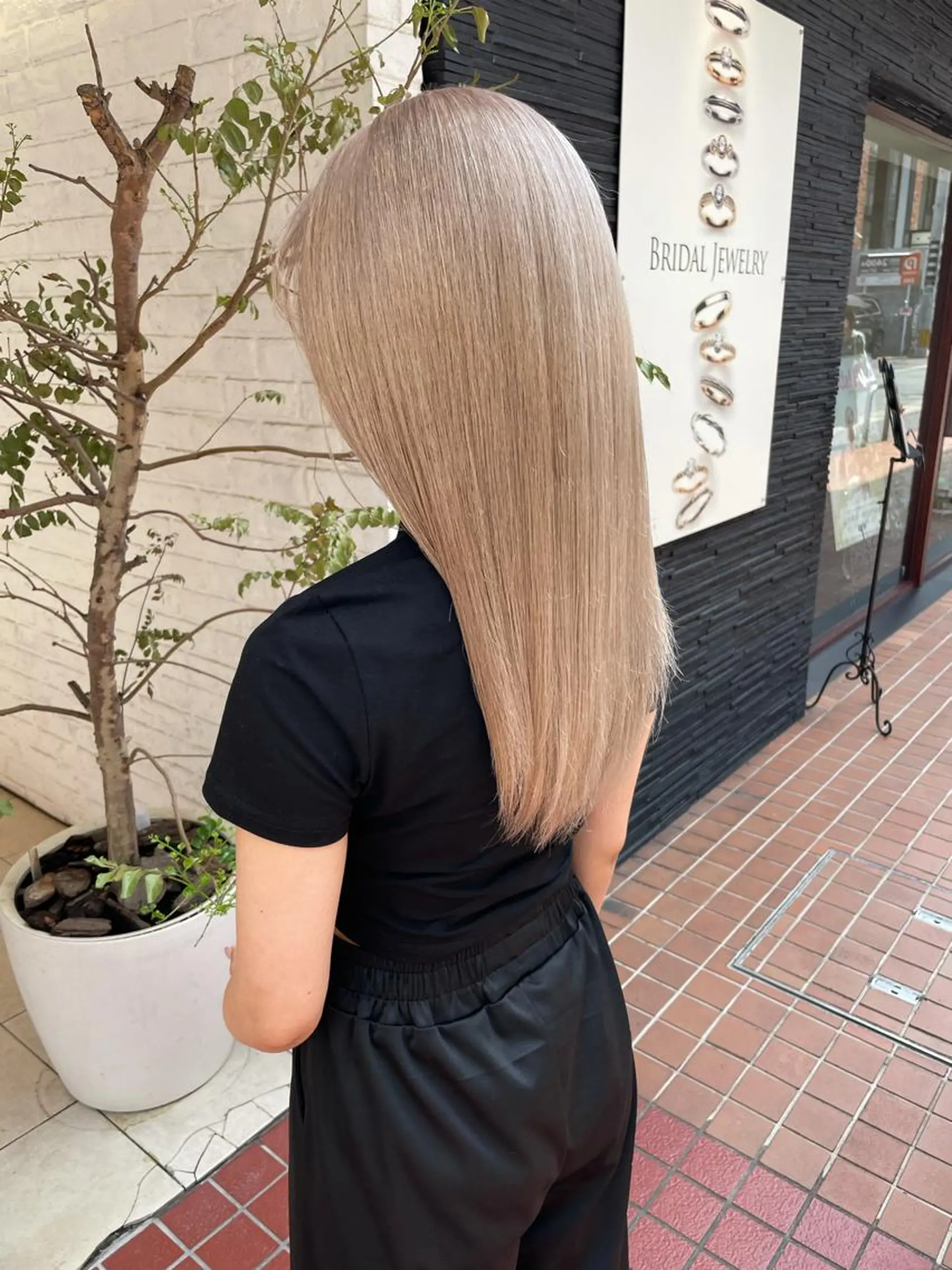 ロング ViVIE所属・VIVIE天神 ブリーチのヘアスタイル