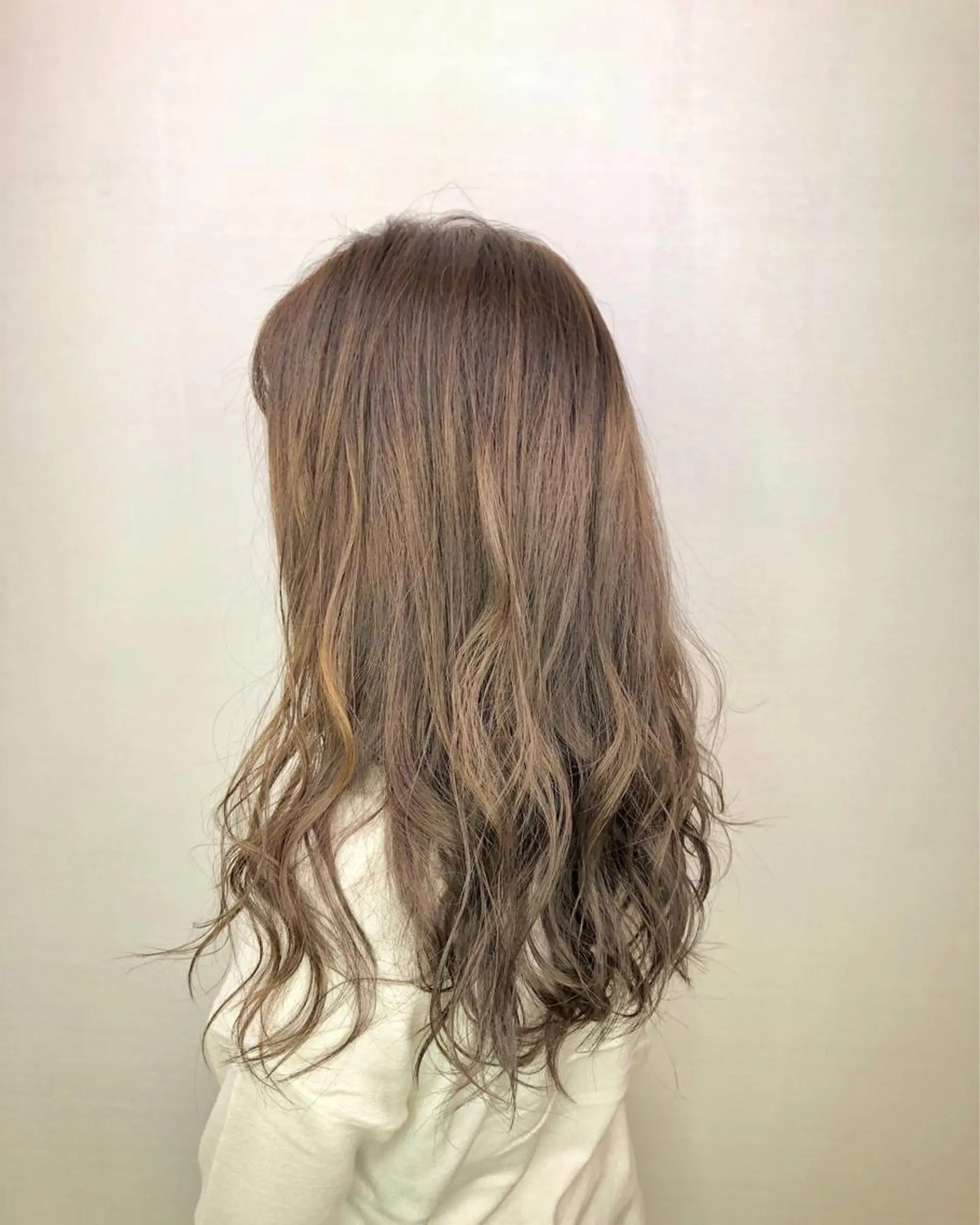 ロング カラー ハイライトカラー イルミナカラー ハイライト 透明感カラー✨ツヤ髪 廣畑昌志のヘアスタイル