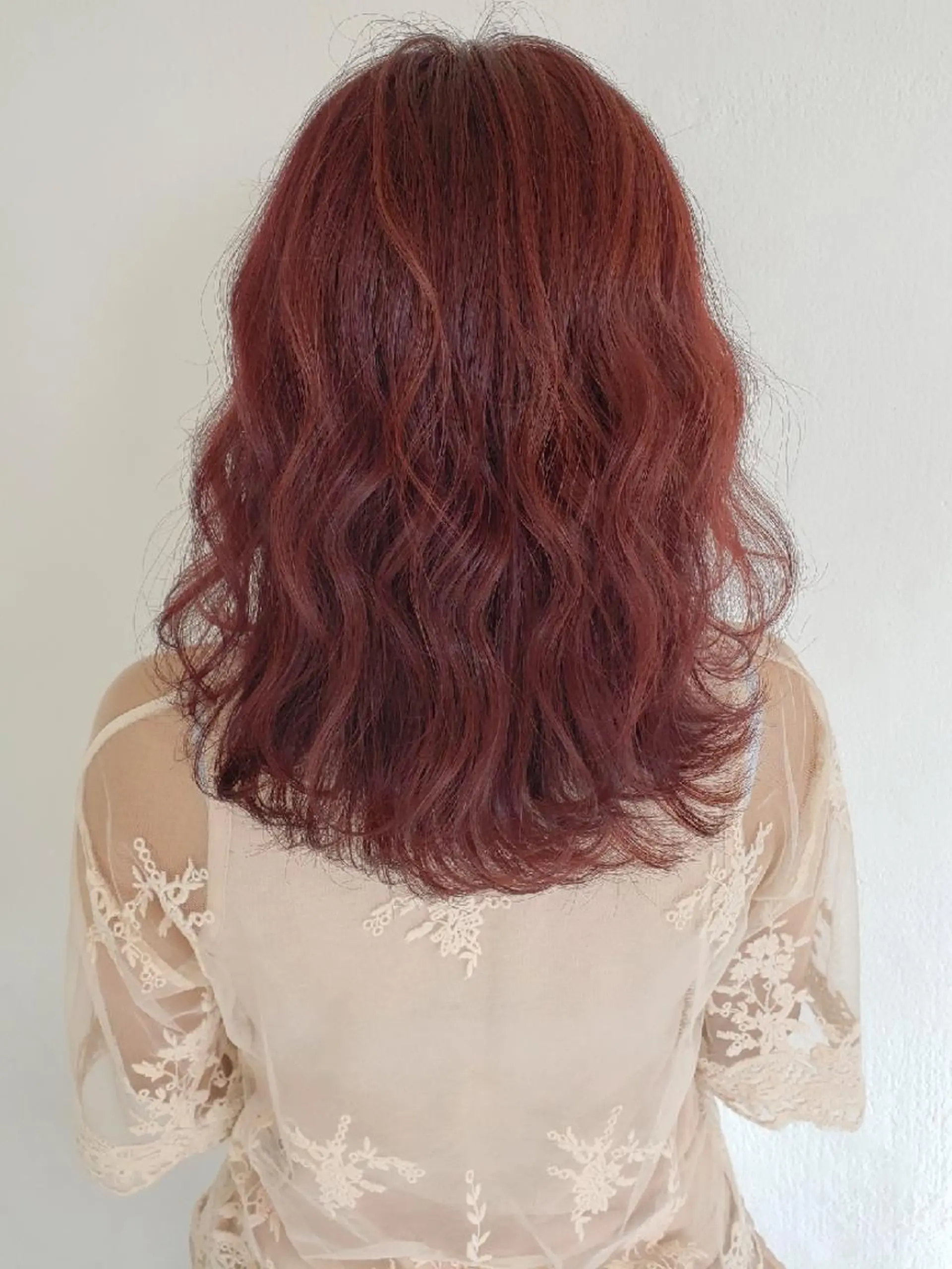 セミロング カラー ヘアアレンジ レッドカラー 成瀬 弘光のヘアスタイル