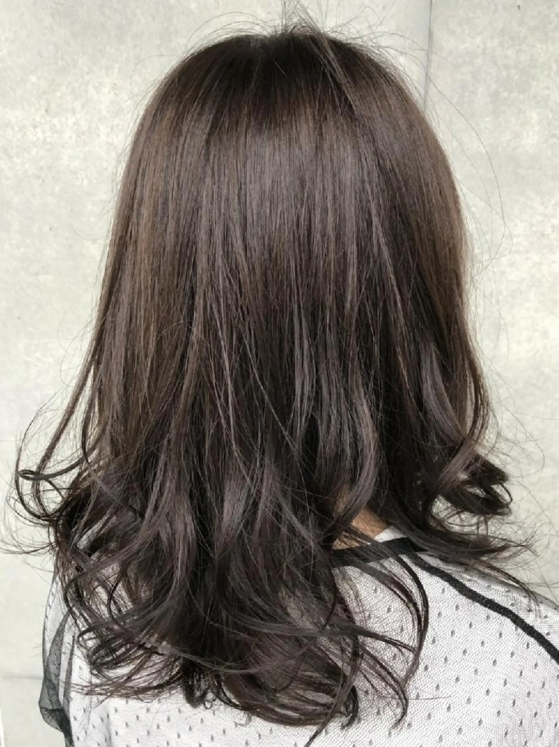 ロング カラー グレージュ ヘアカラー トリートメント 宮本 秀人のヘアスタイル