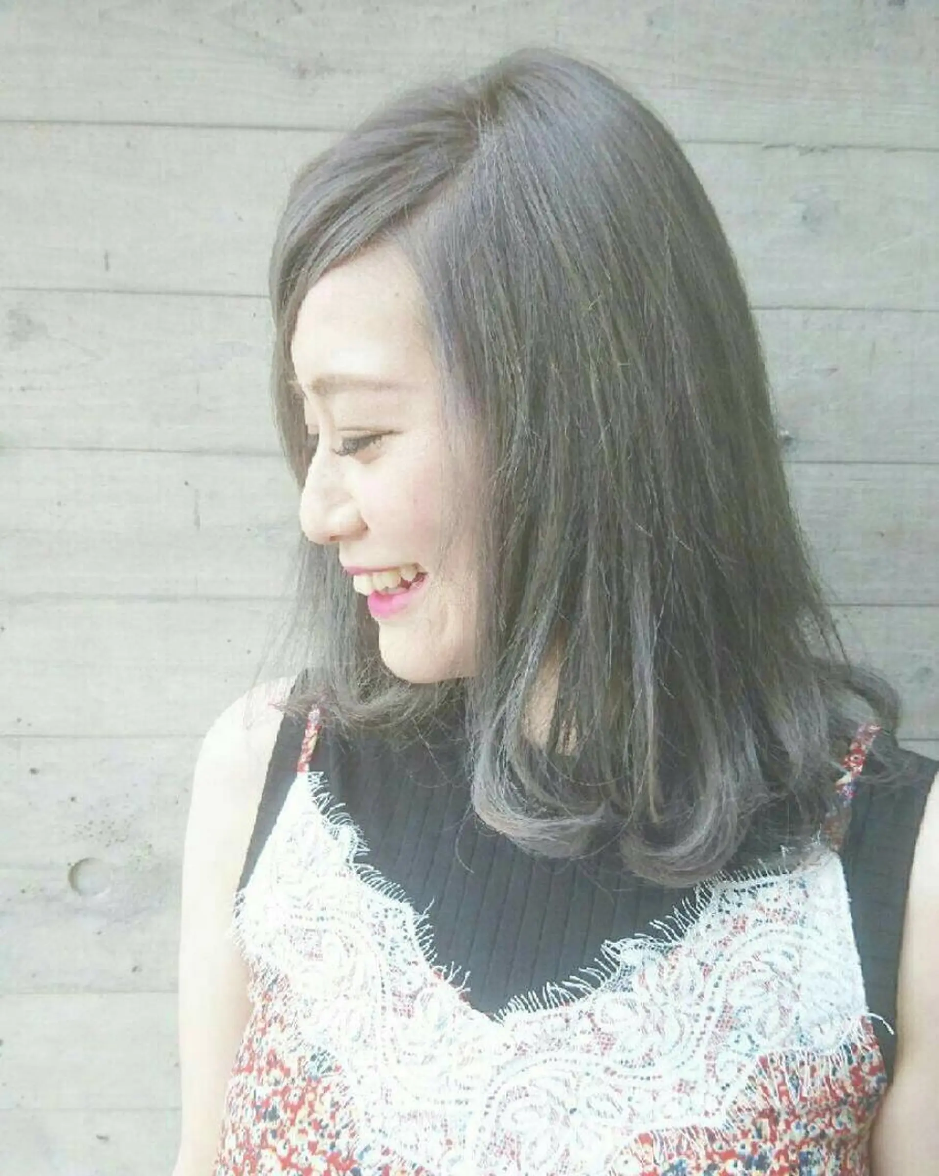 カラー セミロング カット 平川 直子のヘアスタイル