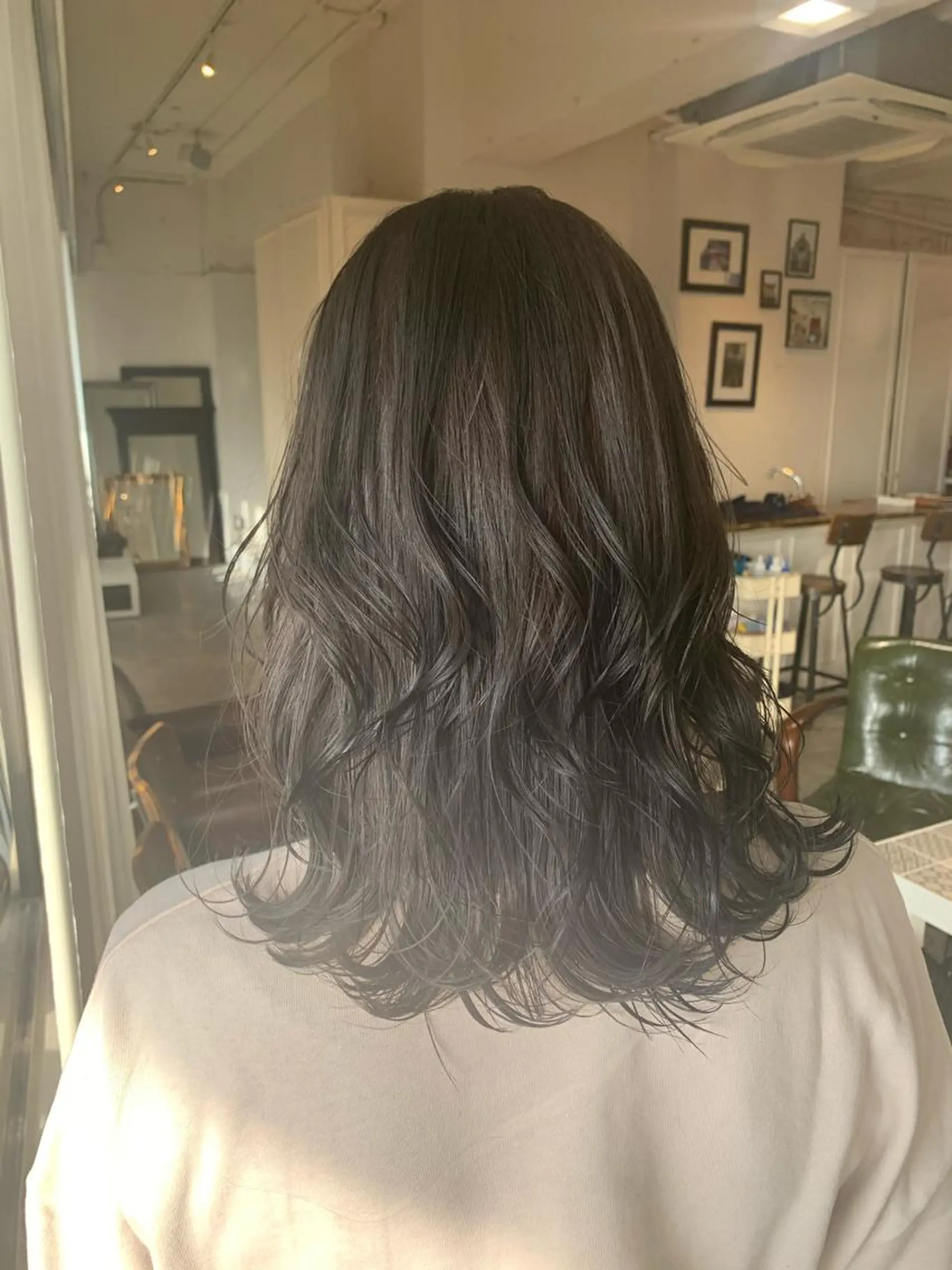 ミディアム カラー ハイトーン/レイヤー 💜Akaneのヘアスタイル