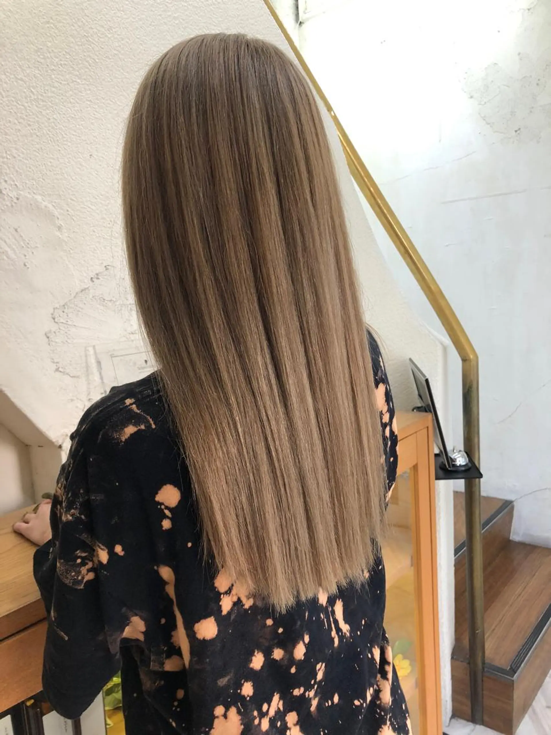 セミロング カラー シールエクステ バレイヤージュ ブリーチ ハイライトカラー ハイトーンカラー ヘアカラー トリートメント alpha. カラーエクステ下妻のヘアスタイル