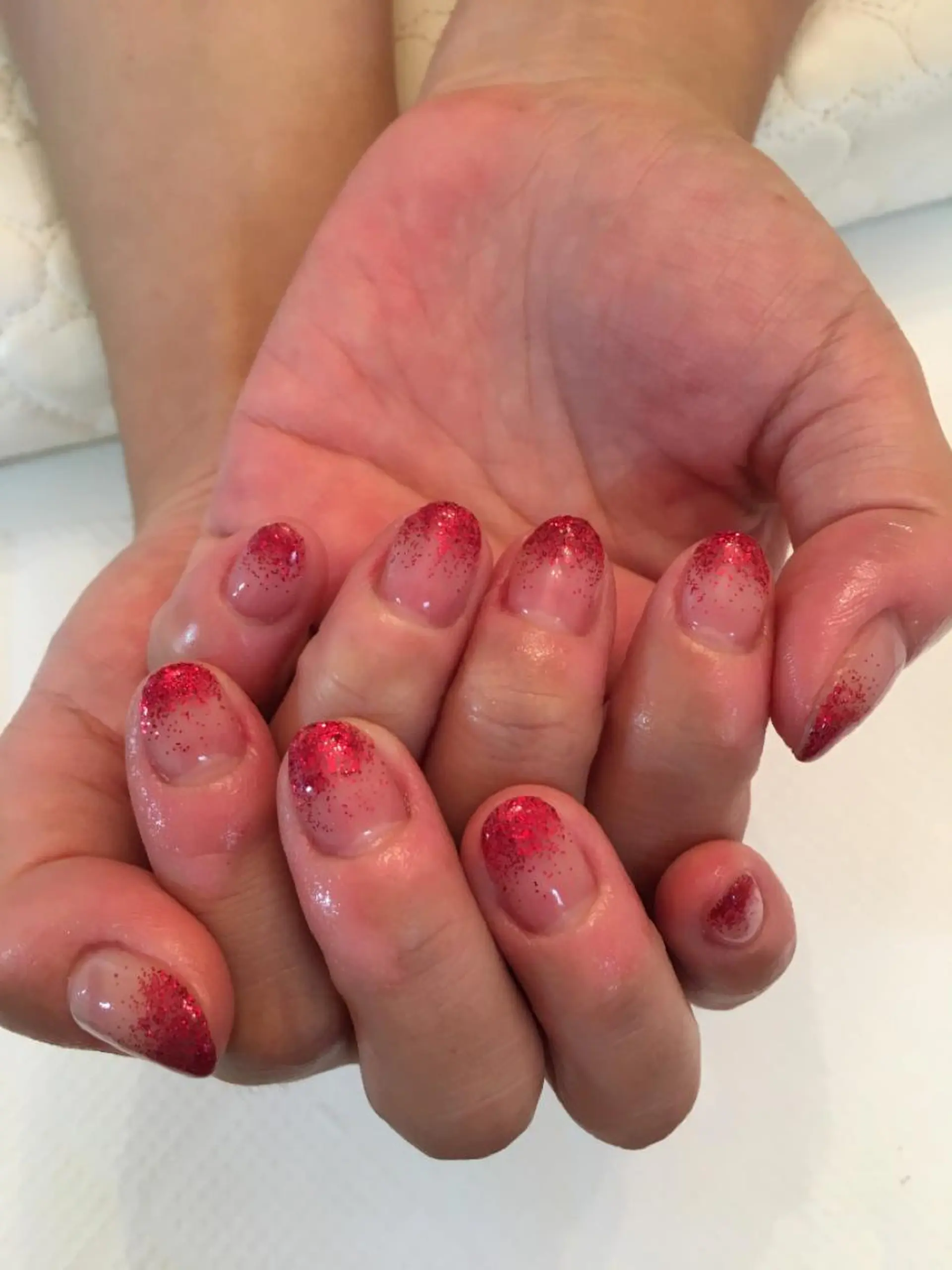 ネイル ラメ(グリッター) ラメグラデーション 赤色 ネイルサロン ショコラのネイルデザイン