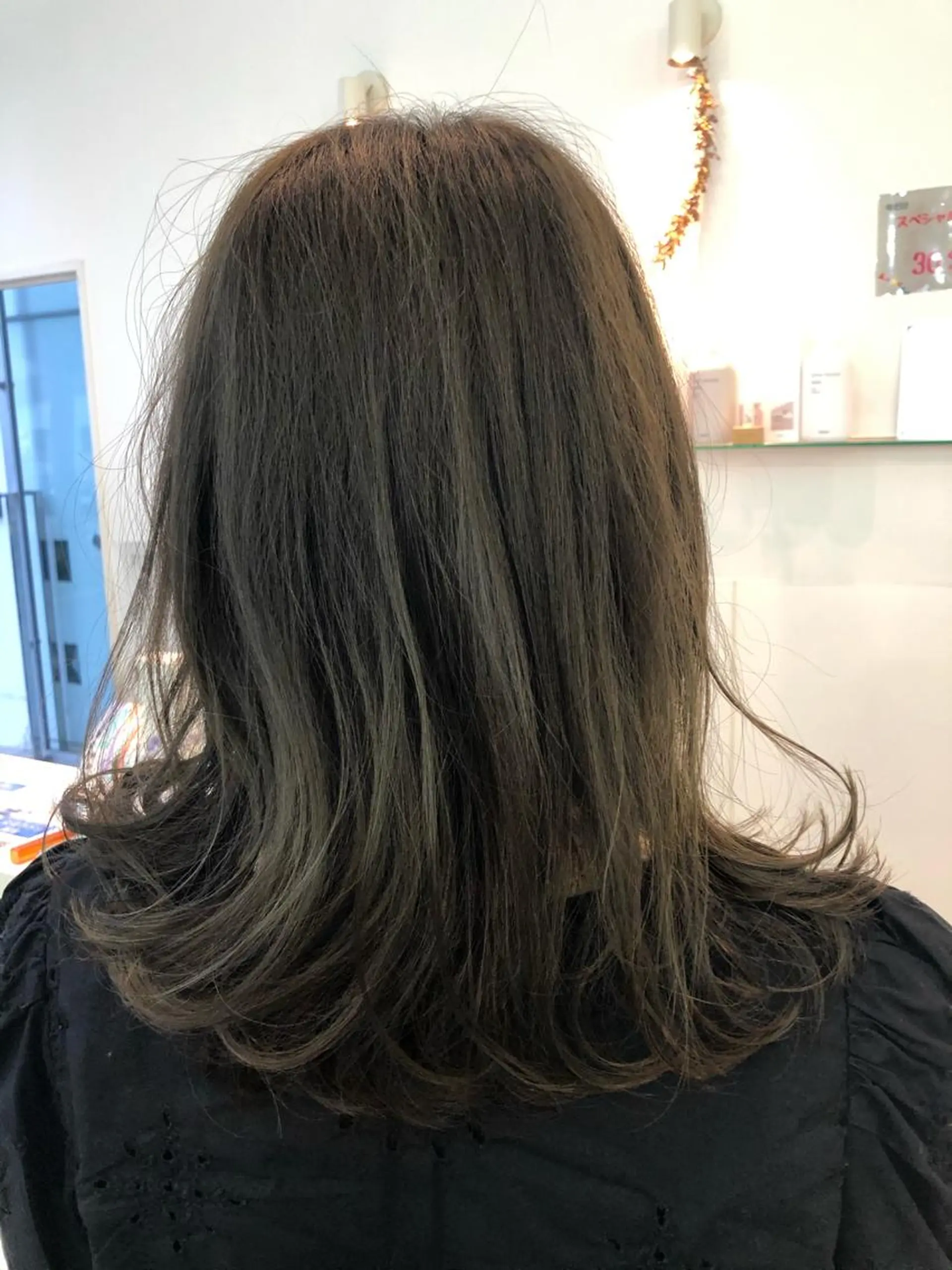 カラー Lobec本山　吉村 勇樹のヘアスタイル