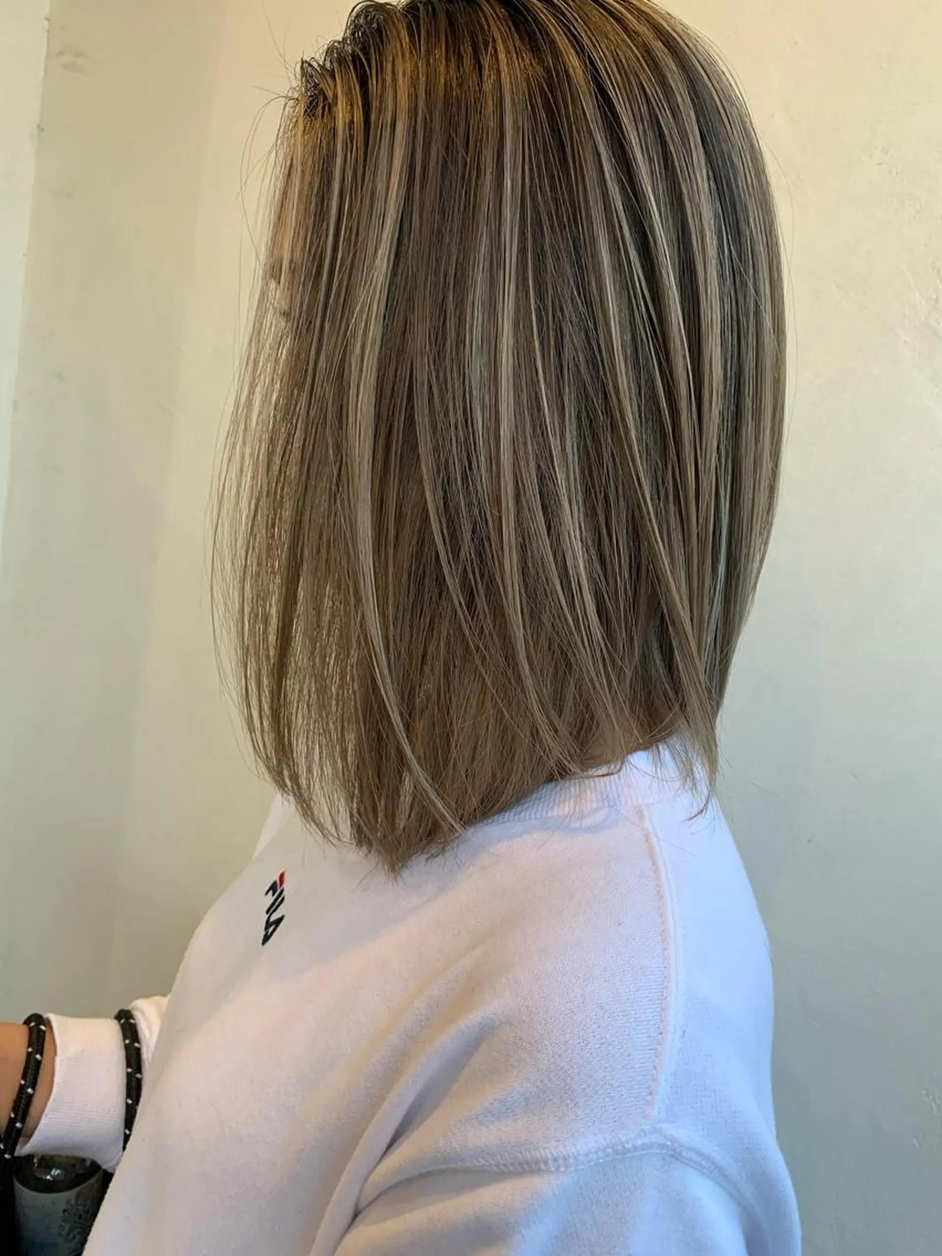 ミディアム レイヤーカット Emitas.宮街道店所属・森崎 士/似合わせカラーのヘアスタイル