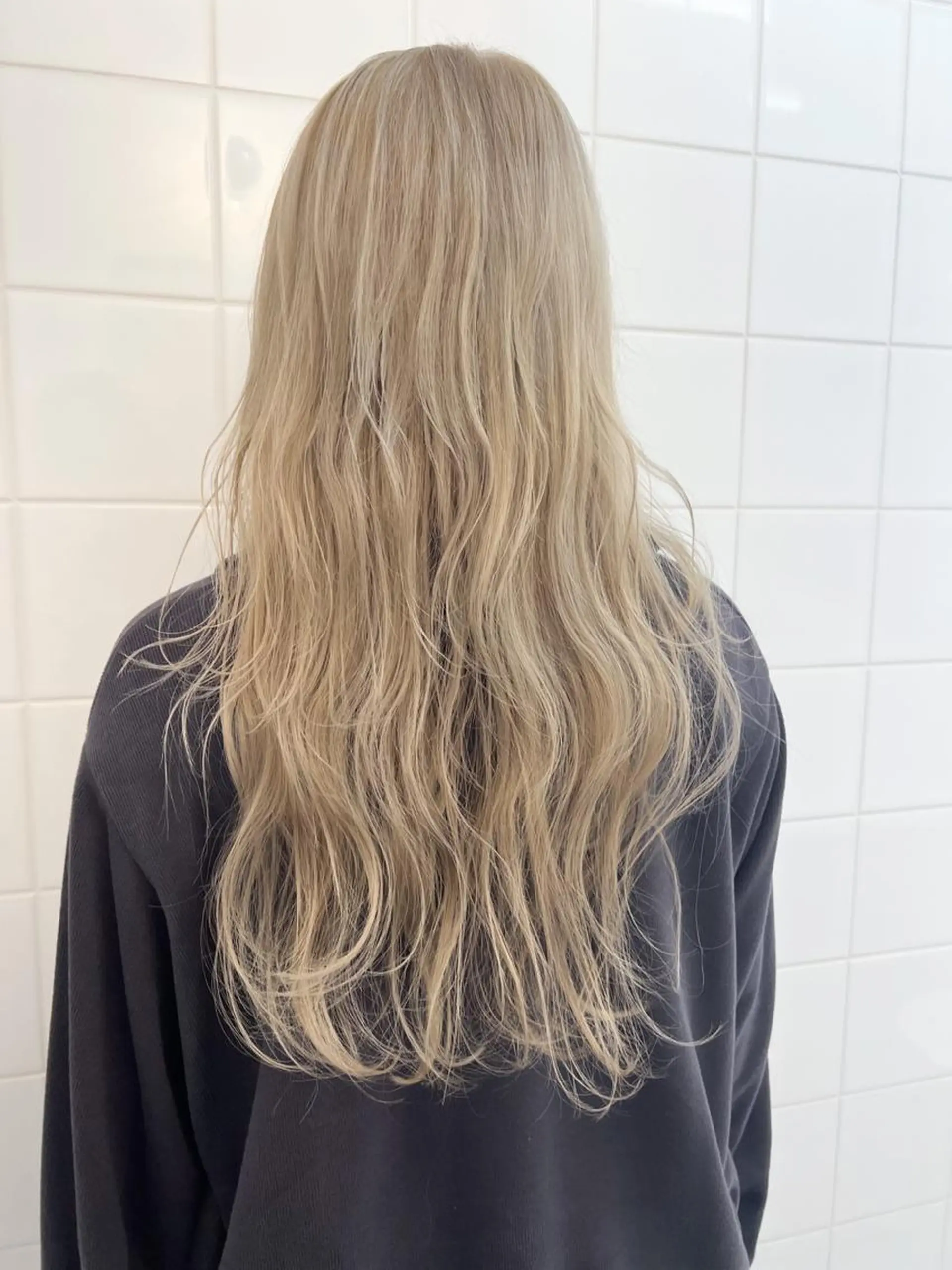 ロング カラー ヘアアレンジ カット ヘアカラー 🧨ブリーチー×ボブ レイヤー💎じゅえるのヘアスタイル