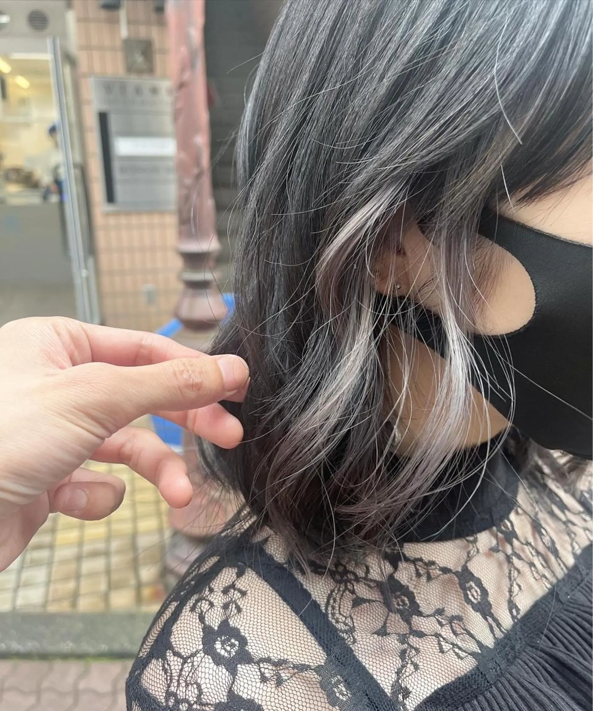 ミディアム カラー ショートボブ ボブレイヤー アッシュ バレイヤージュ ミストバング カット ヘアカラー トリートメント 原宿サロン代表 デザインカラー伊藤卓のヘアスタイル