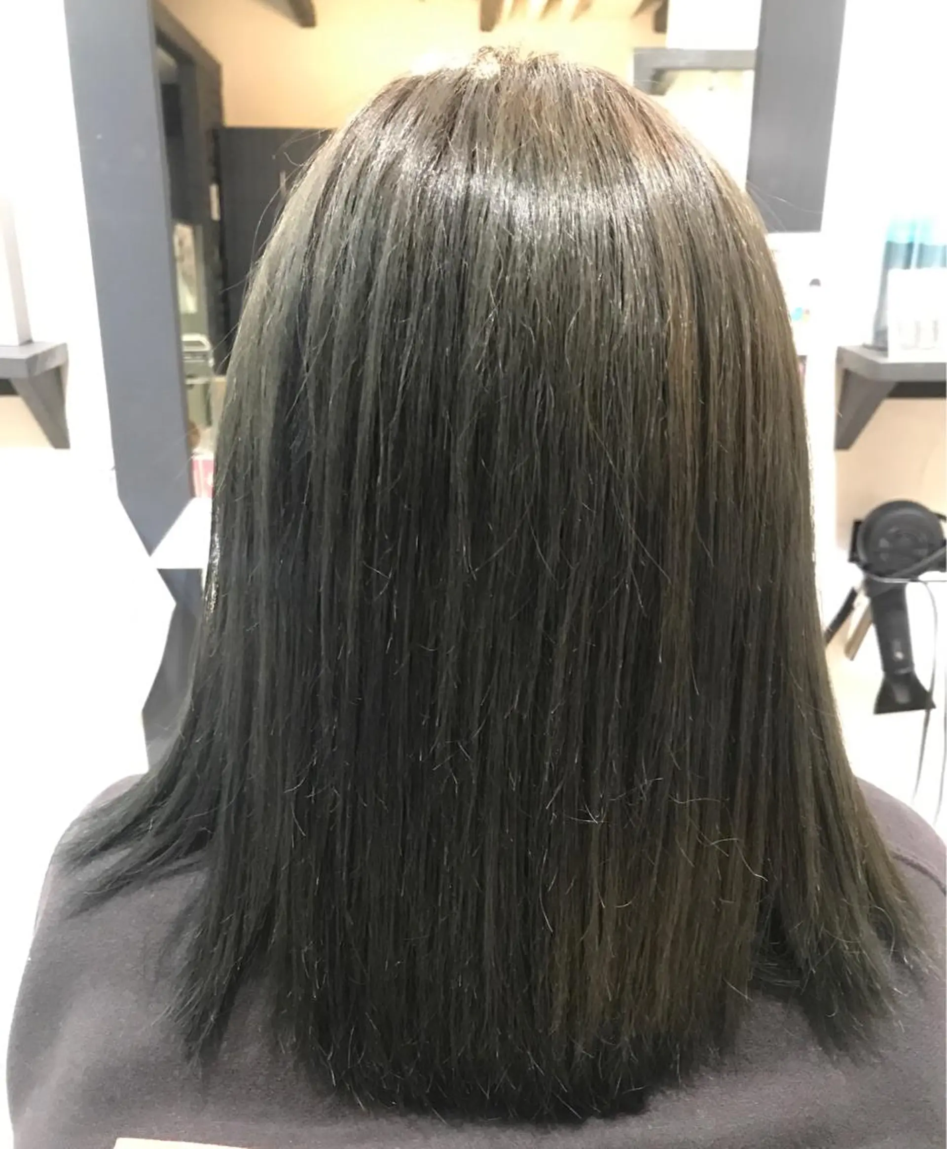 ミディアム カラー ブルーカラー ブルージュ 水原 恵莉香のヘアスタイル