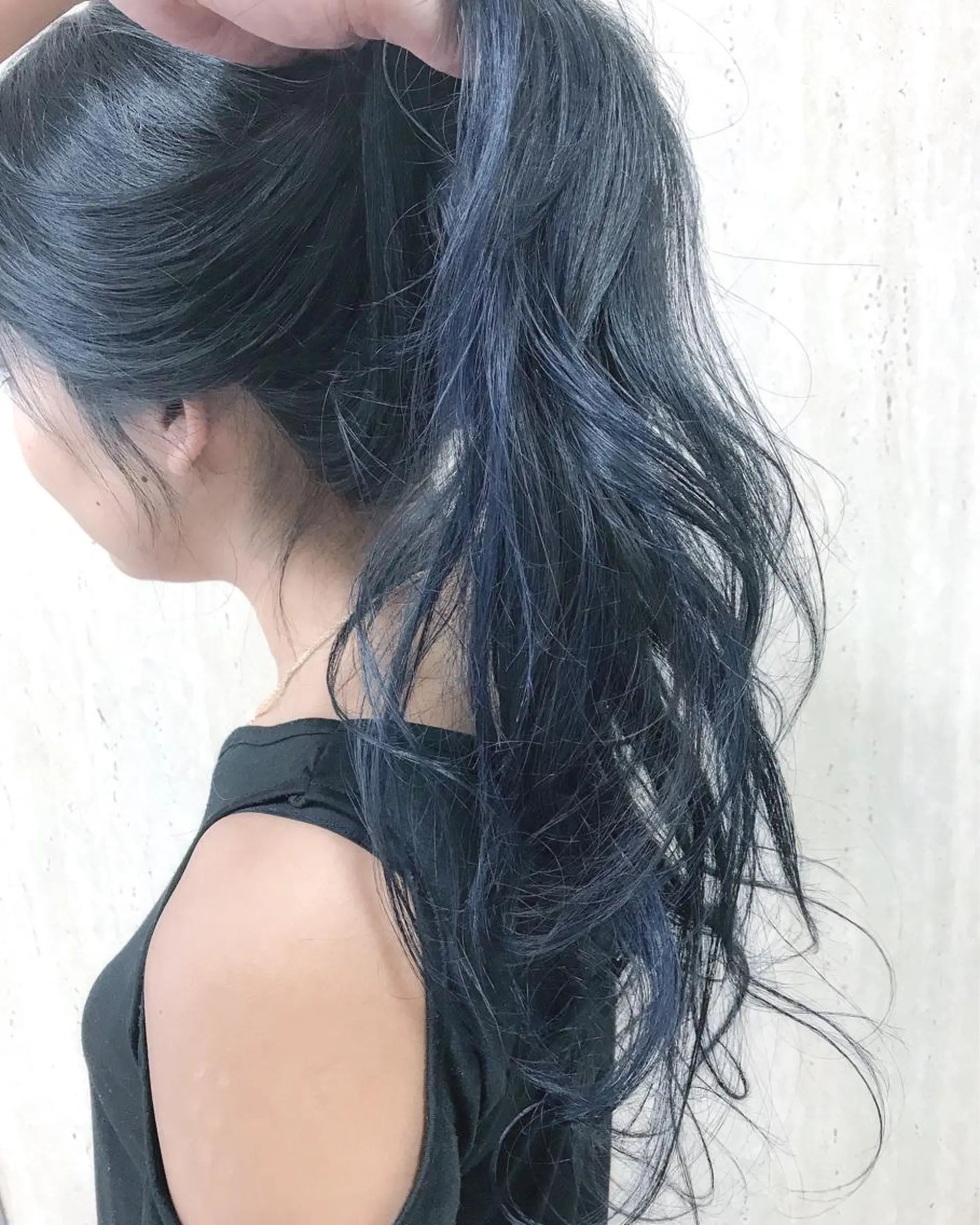 ロング カラー ブルーカラー カット ヘアカラー BOX mico.のヘアスタイル