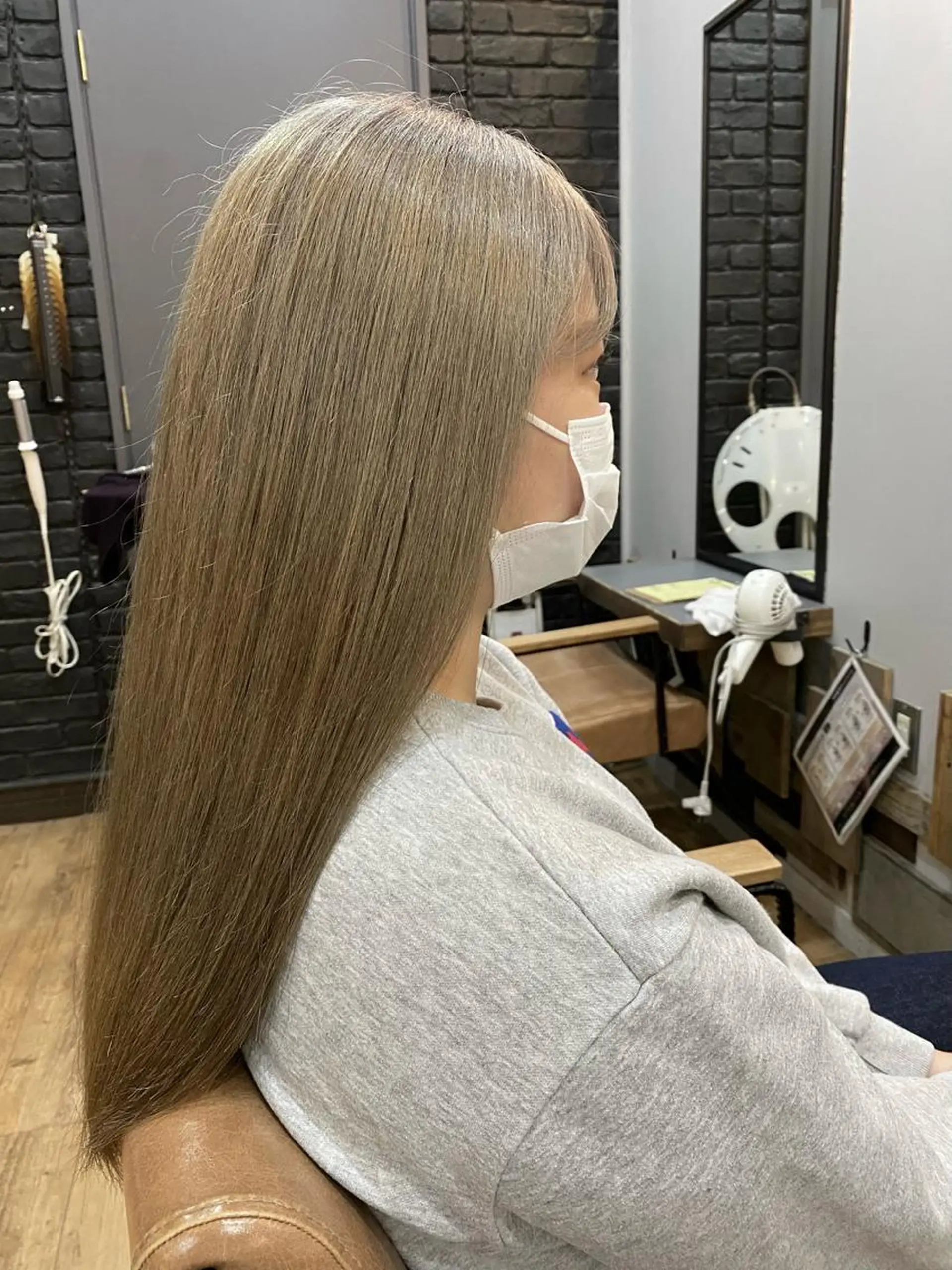 ロング カラー ベージュカラー 透明感カラー ヘアカラー トリートメント ケアカラーリスト✂️ SHIAN   フジのヘアスタイル
