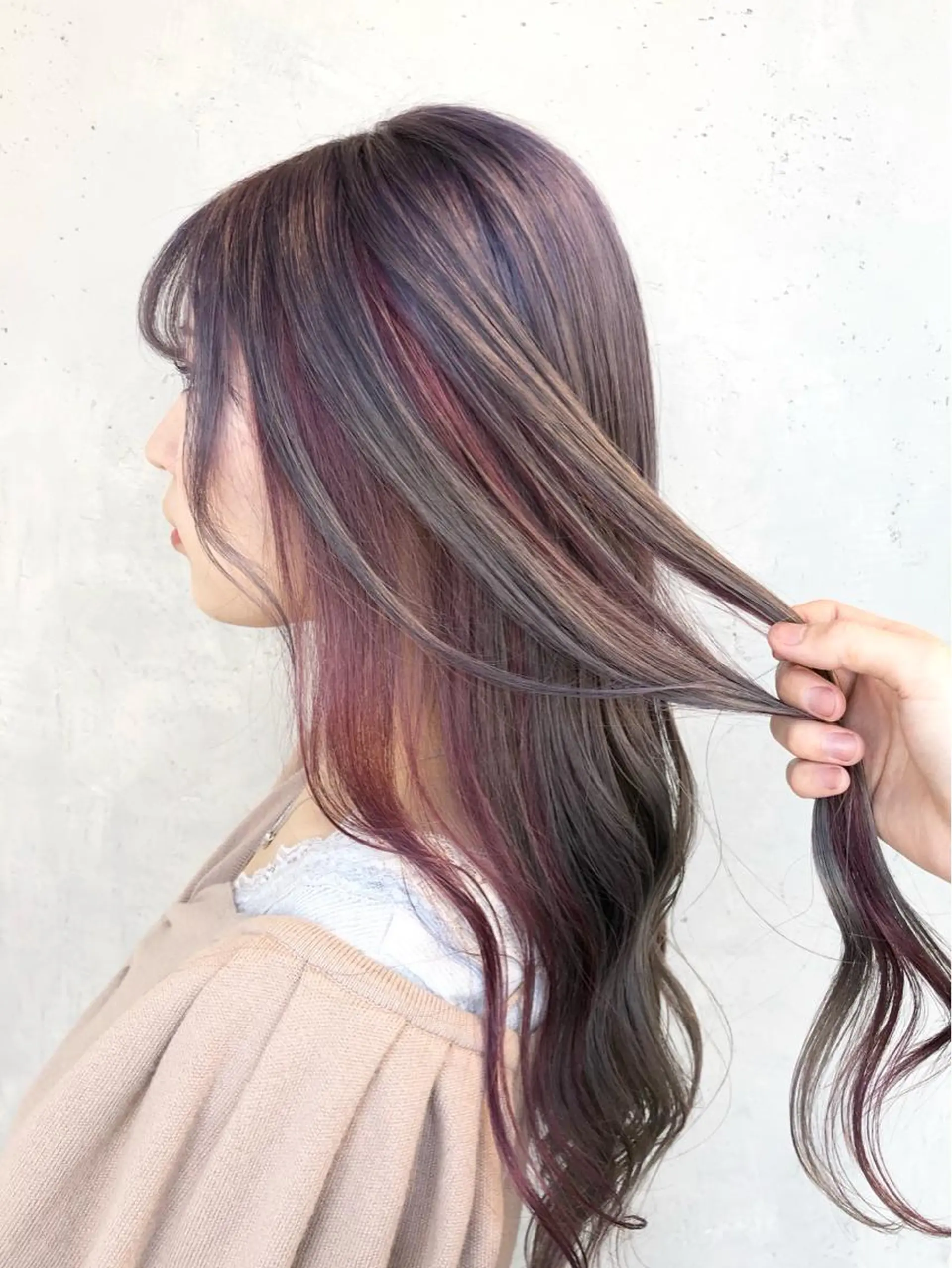 ロング カラー ヘアアレンジ ｲﾝﾅｰｶﾗｰ屋さん 🫧伊藤拓実のヘアスタイル