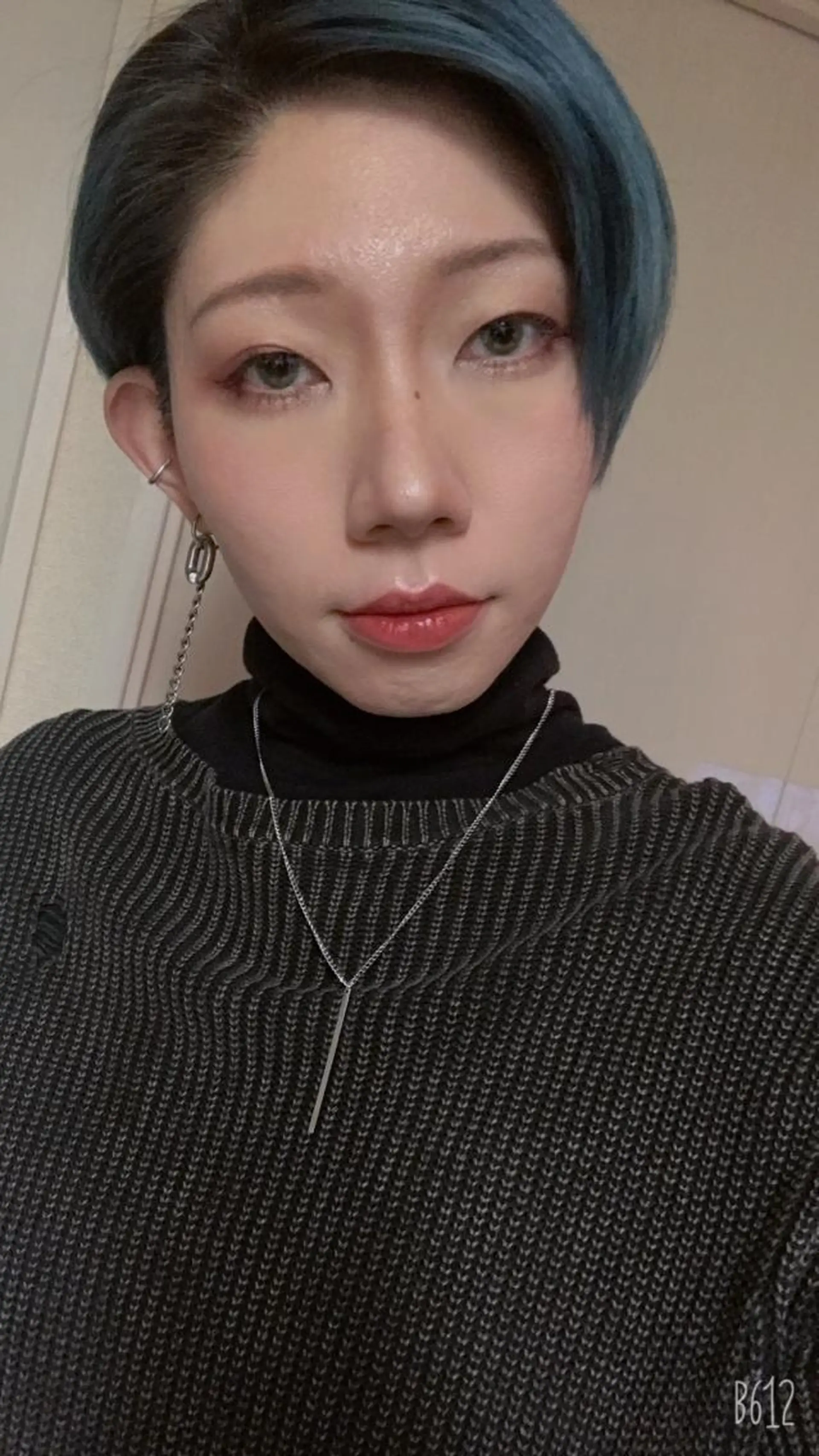 ショート カラー パーマ ヘアアレンジ メンズ キッズ ネイル マツエク・マツパ アイブロウ ブルーカラー ブルー グリーン アニメ,Vオタク× 即効痩せエステサロンのエステ・リラクイメージ