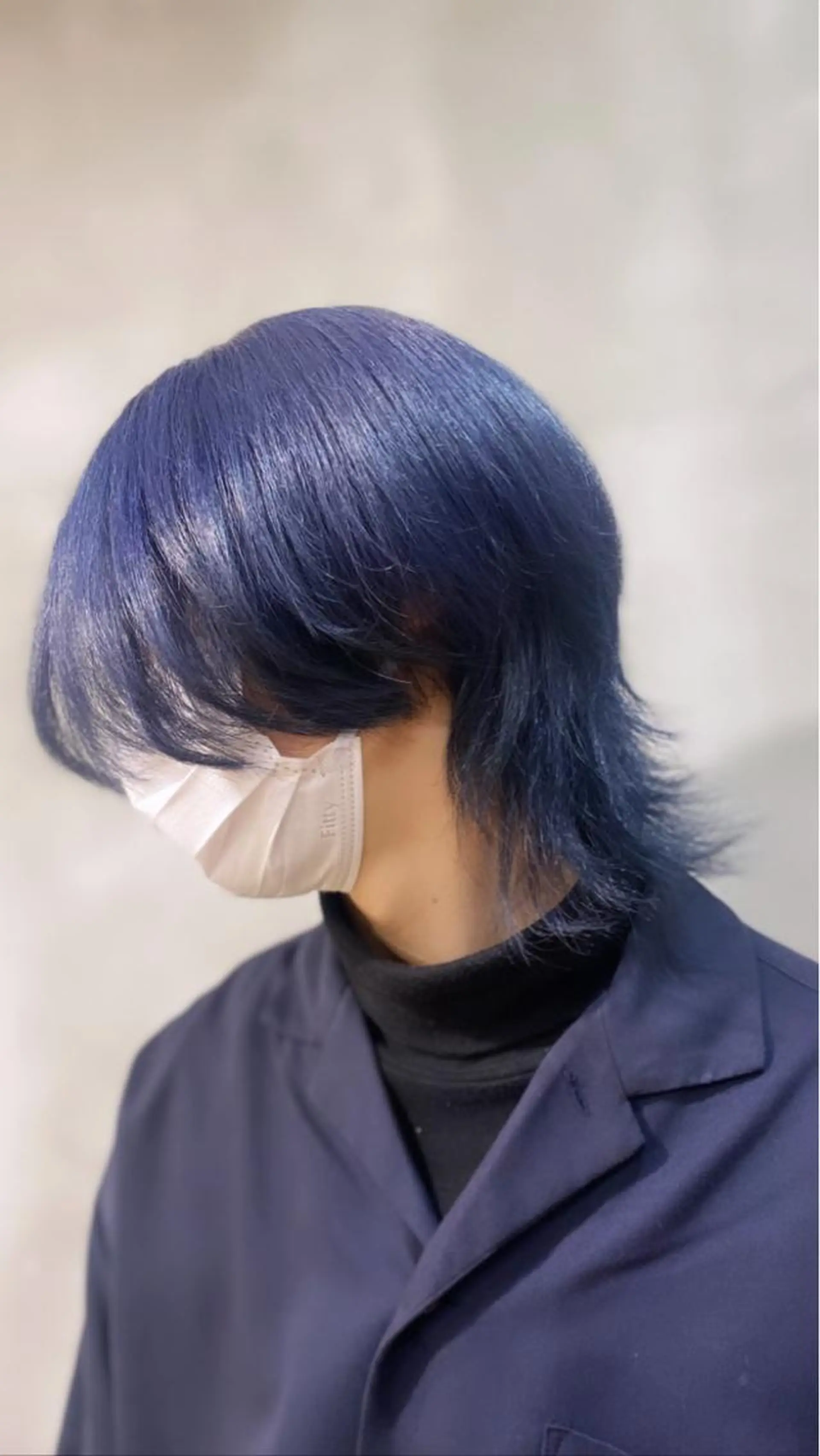 カラー メンズ メンズウルフカット ブルーカラー ウルフカット ヘアカラー そうや🐺ブリーチ/ デザインカラーのヘアスタイル