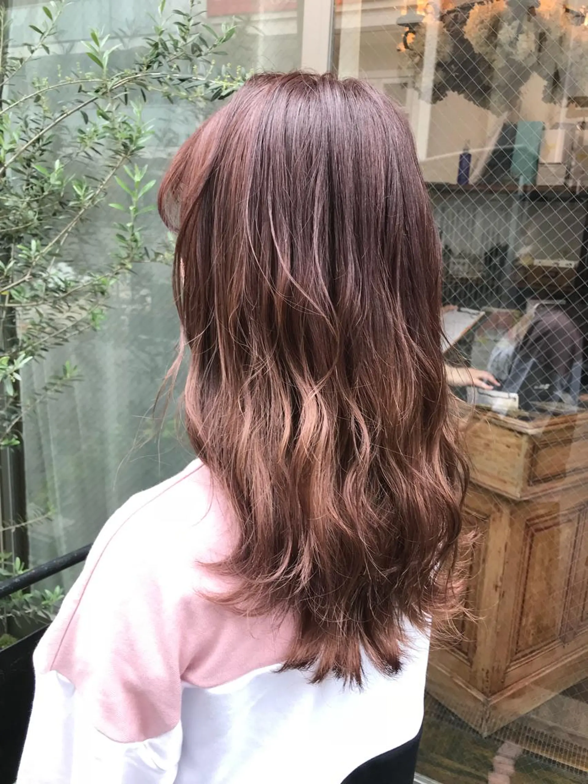 セミロング カラー ベージュカラー ブリーチ ラベンダーカラー ラベンダーベージュ ヘアカラー トリートメント レイヤー/顔周り /AKARIのヘアスタイル