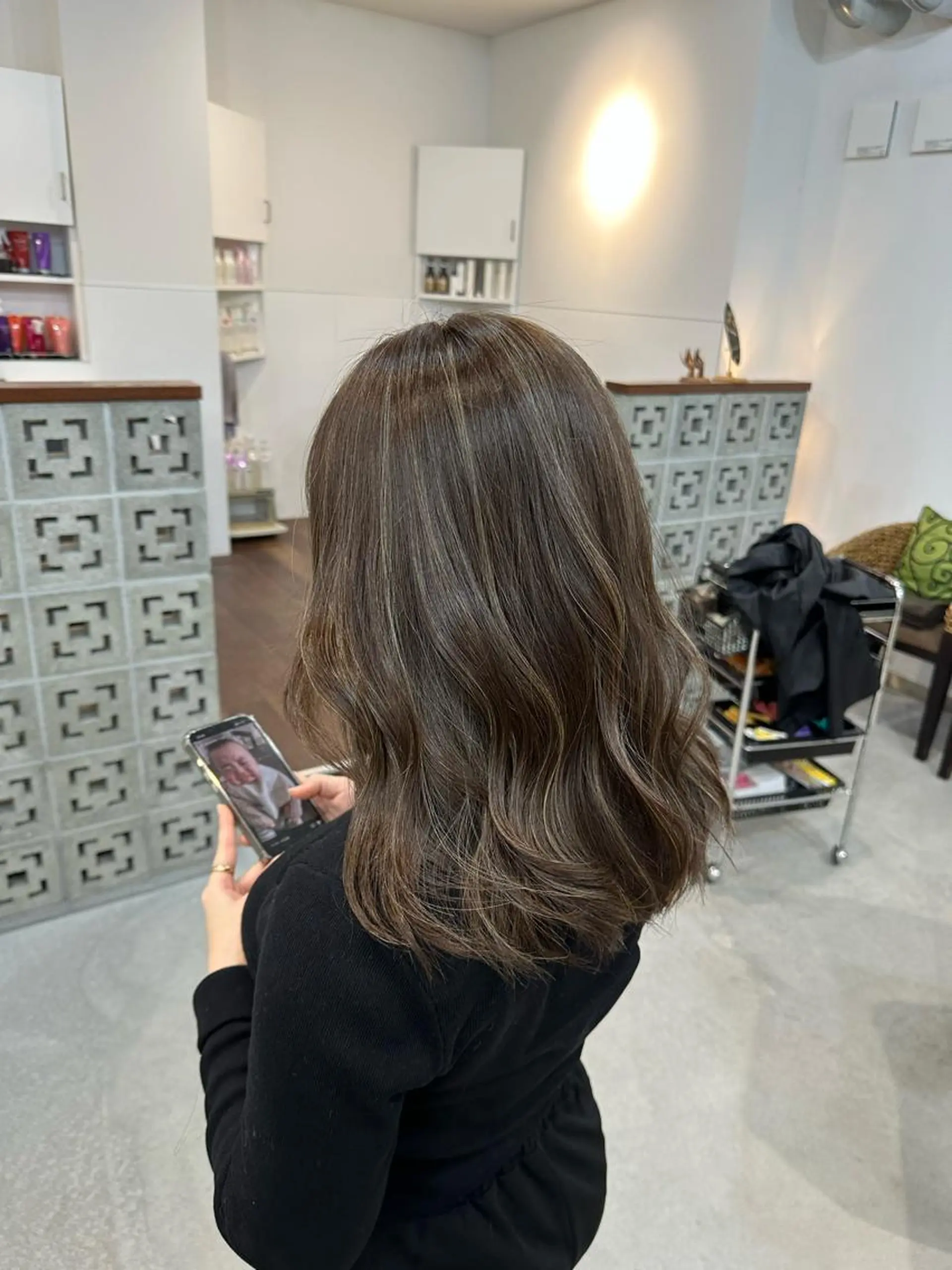 セミロング カラー ハイライトカラー 外国人風カラー ハイライト カイリ /レイヤーカットのヘアスタイル