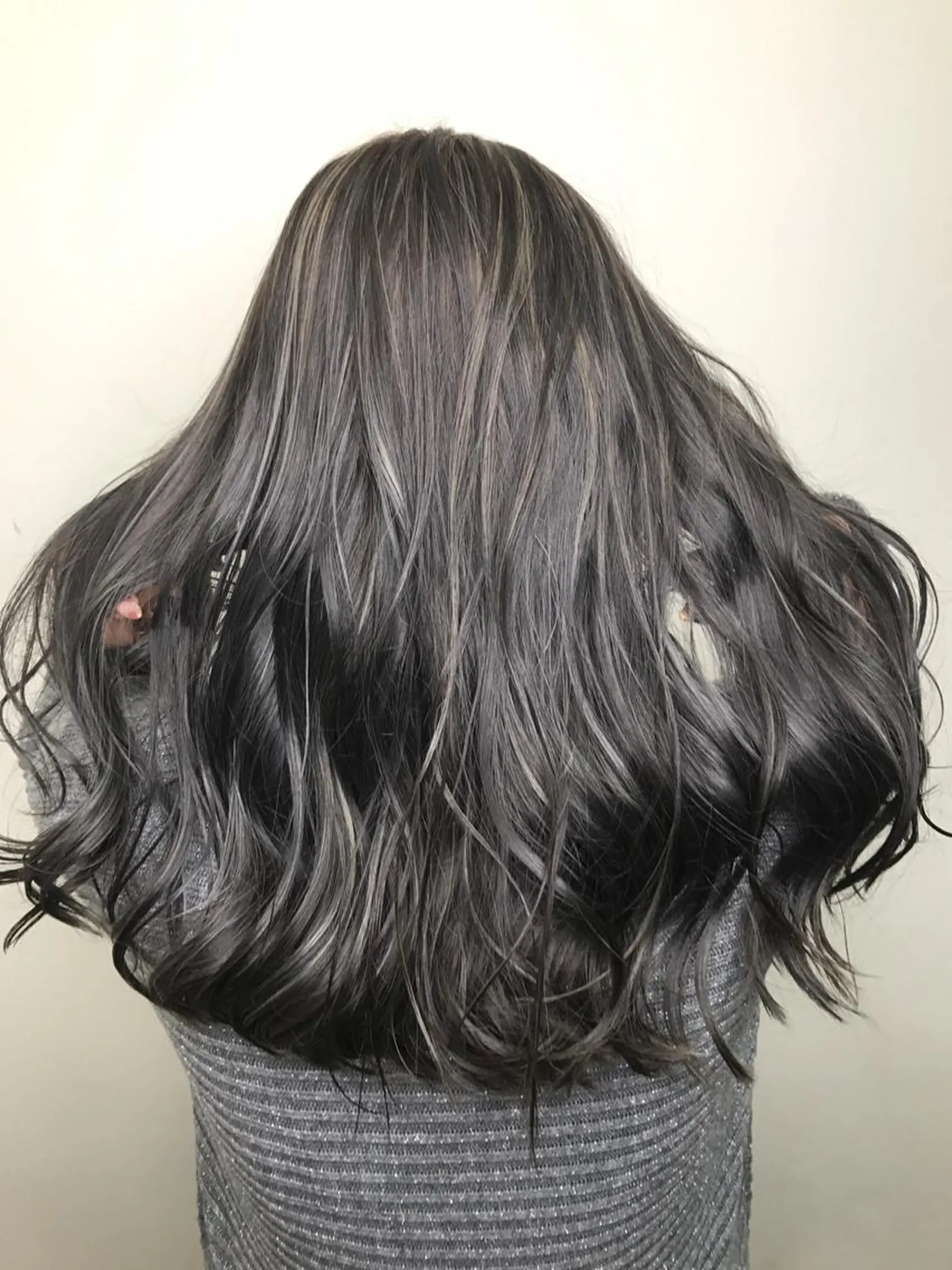 セミロング ハイライト ヘアカラー トリートメント どんな髪の悩みも解決 します✨田嶋俊一✨のヘアスタイル