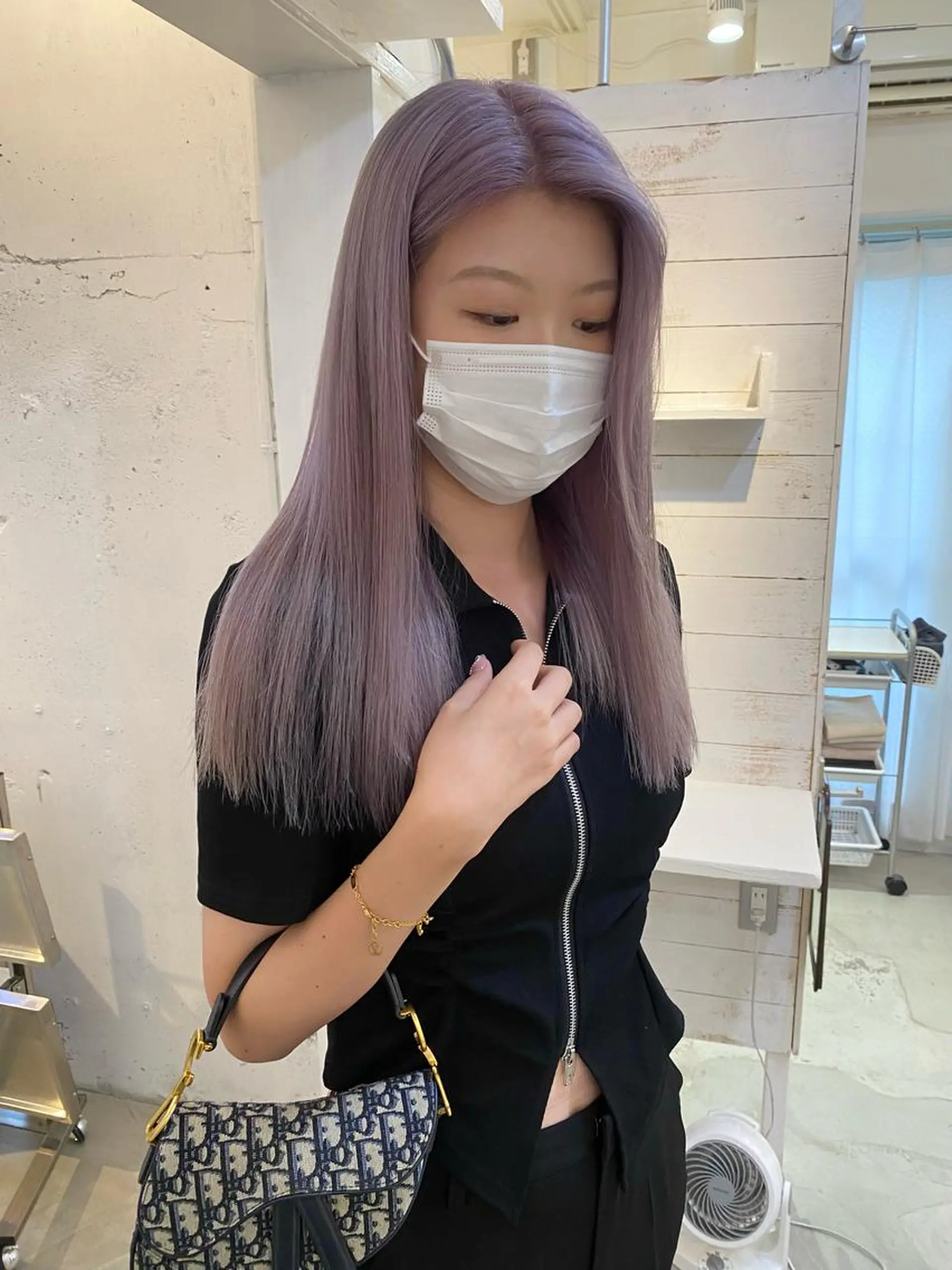 ロング カラー ブリーチ ケアブリーチ ダブルカラー ハイトーンカラー ラベンダーカラー ブリーチなしカラー レイヤーカットのヘアスタイル