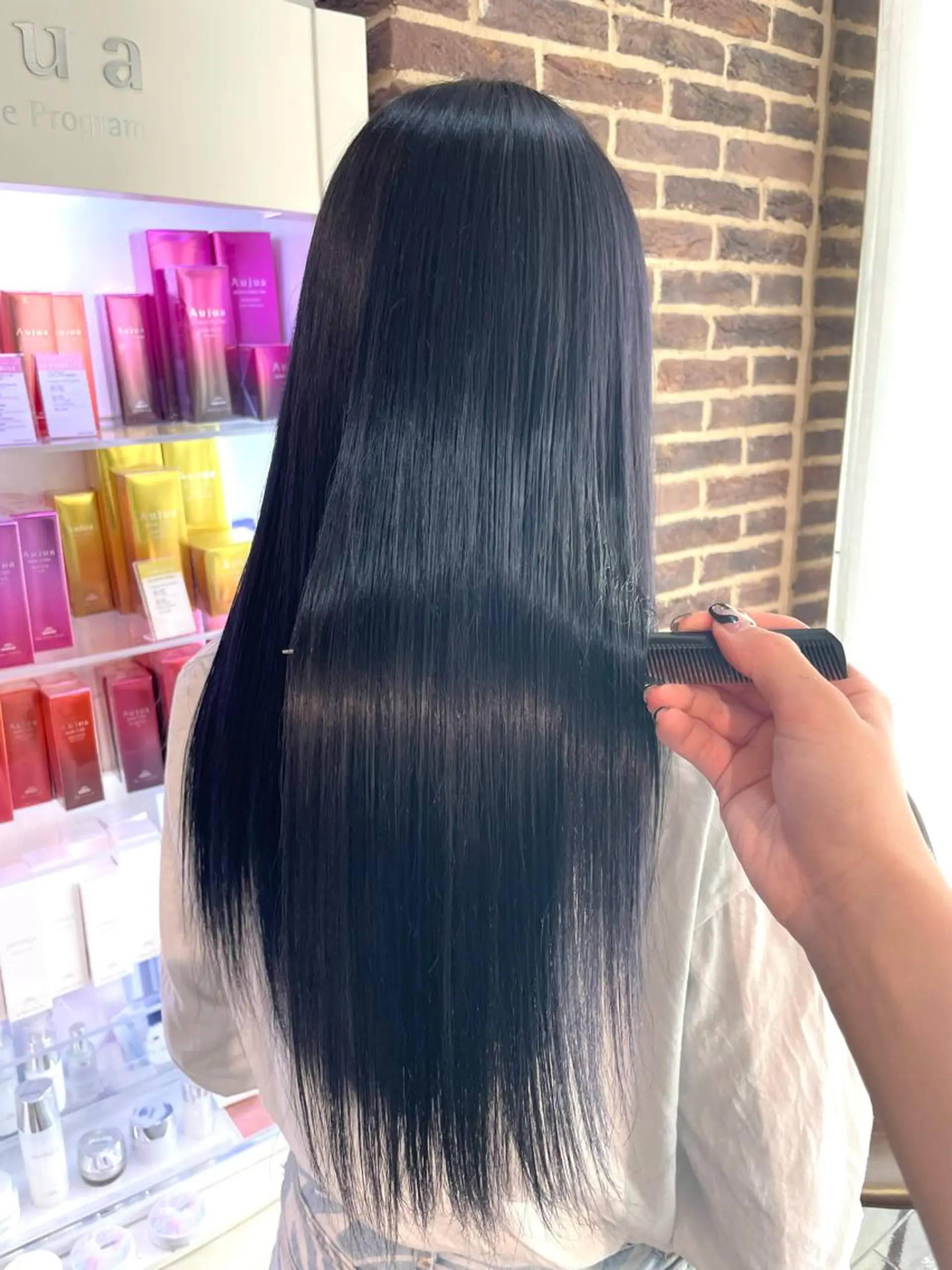 ロング カラー ベージュカラー 黒髪 ブリーチ ブルーカラー ブルーブラック トリートメント ヘッドスパ ヘアセット ニュアンスネイル パーマ/コトミ🐸のヘアスタイル