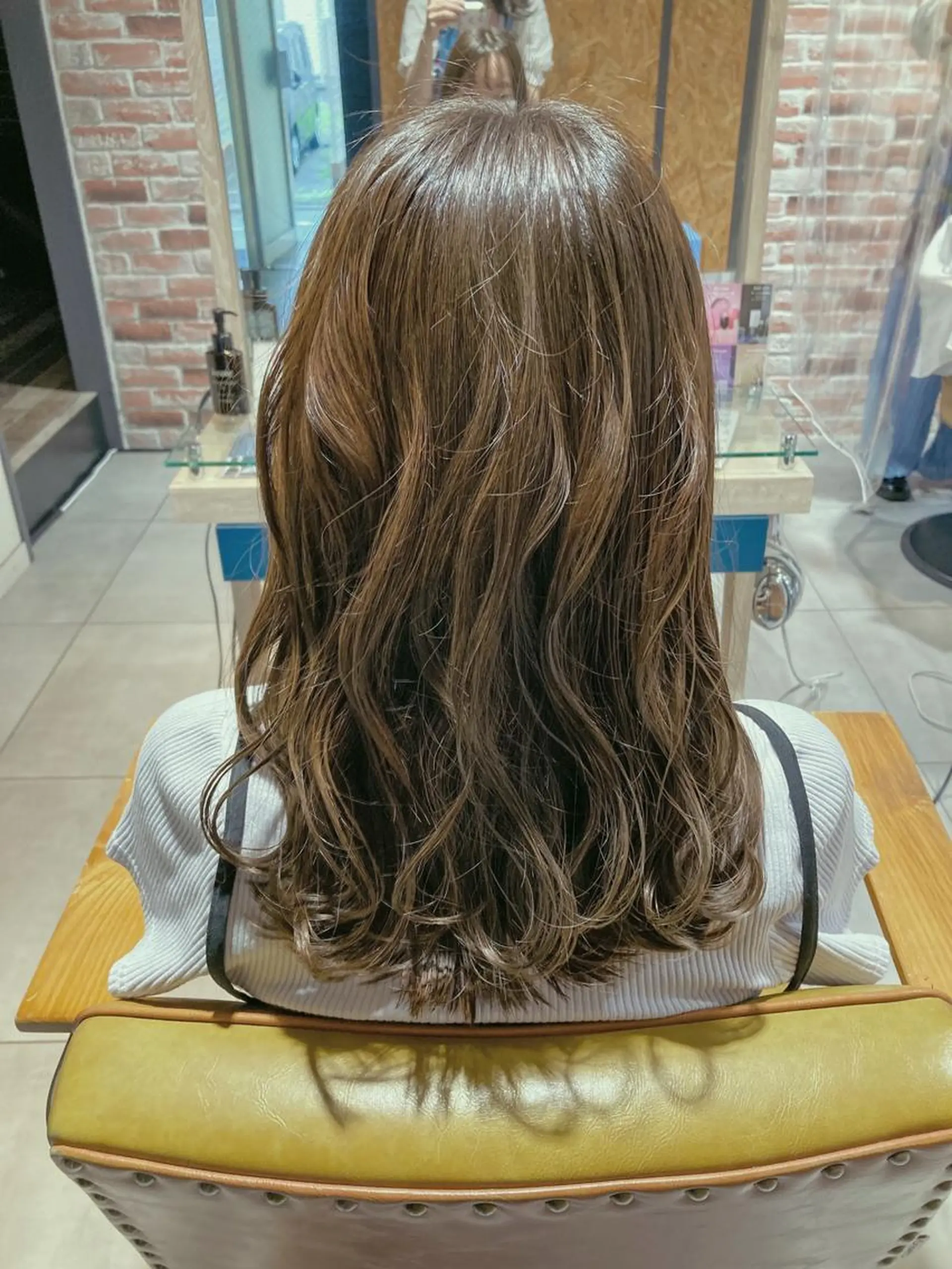 セミロング カラー ベージュカラー 透明感カラー オリーブベージュ パーマ/イルミナ カラー 三浦菜々子のヘアスタイル